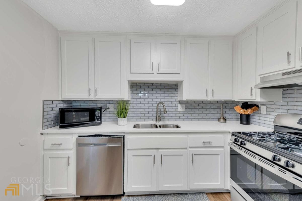 3 bedroom, 2 bathroom, 100 sq ft single family residence for rent at 210 Booth Road A, Marietta, GA 30008 for $3,600 a month — photo 10