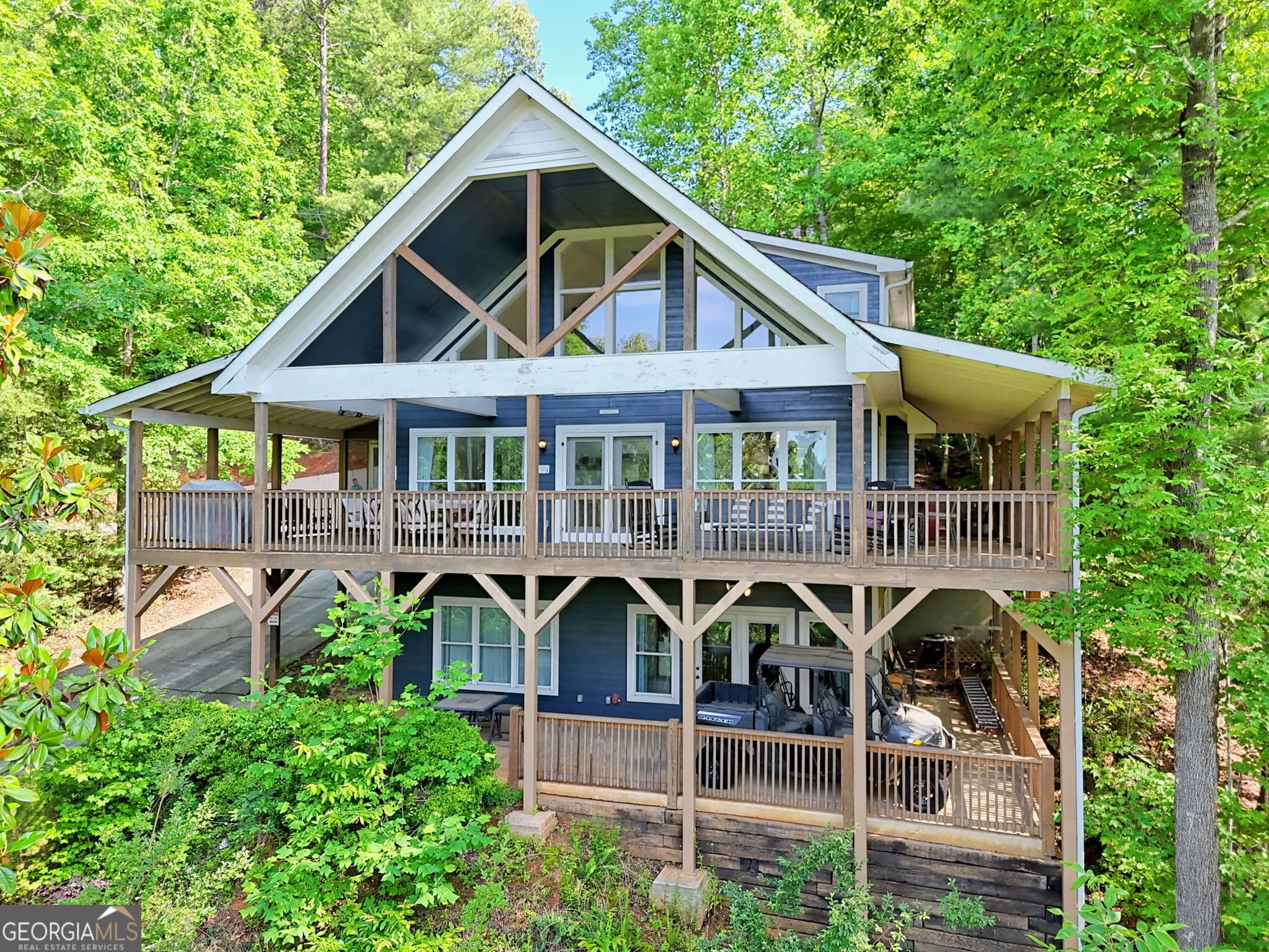 5 bedroom, 4.5 bathroom, 3,063 sq ft single family residence sold at 339 Sportarten Strasse, Helen, GA 30545