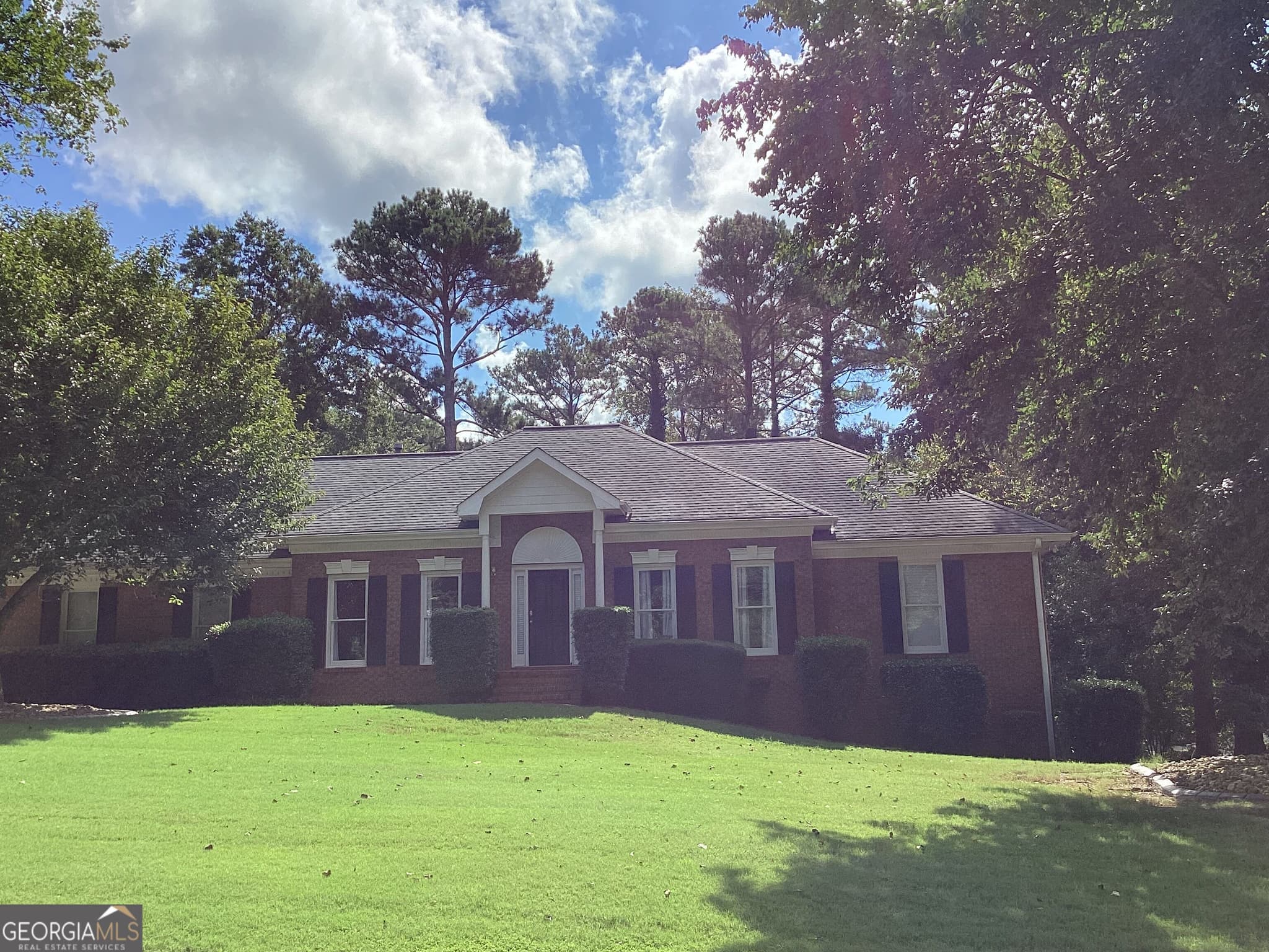 3 bedroom, 2 bathroom, 1,994 sq ft single family residence for sale at 2300 Whispering Pines Lane, Mcdonough, GA 30253 — photo 2