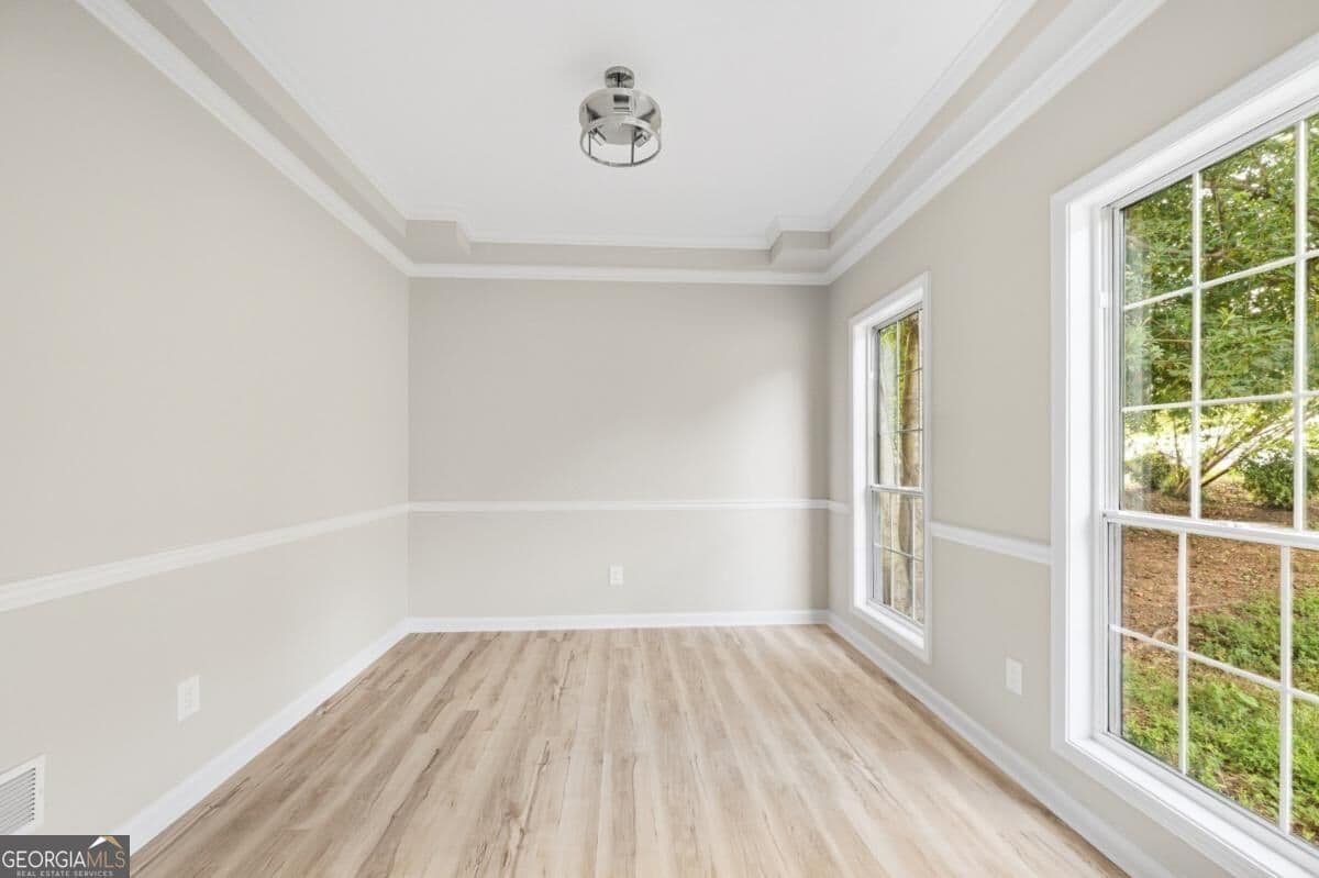 5 bedroom, 3 bathroom, 2,532 sq ft single family residence for sale at 2034 Spicers Lane, Woodstock, GA 30189 — photo 9