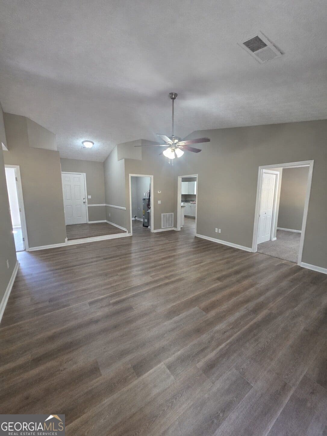 4 bedroom, 2 bathroom, 1,625 sq ft single family residence for sale at 3555 Irvin Drive, Loganville, GA 30052 — photo 3