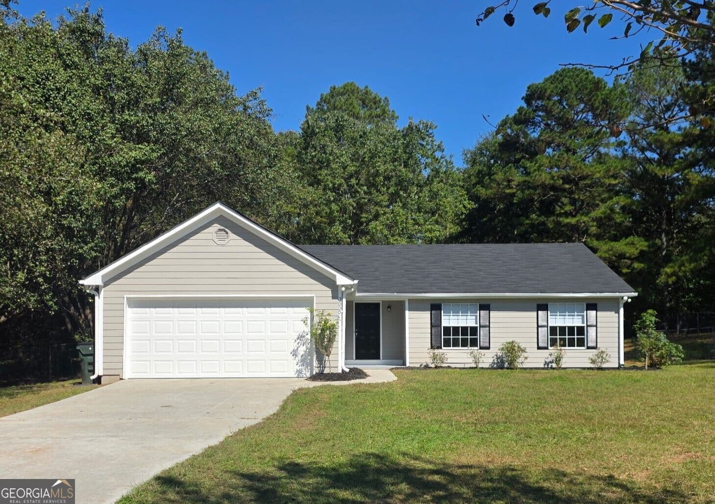 4 bedroom, 2 bathroom, 1,625 sq ft single family residence for sale at 3555 Irvin Drive, Loganville, GA 30052 — photo 1 of 23