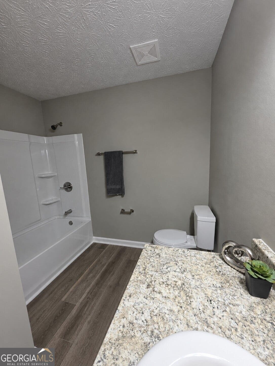4 bedroom, 2 bathroom, 1,625 sq ft single family residence for sale at 3555 Irvin Drive, Loganville, GA 30052 — photo 10