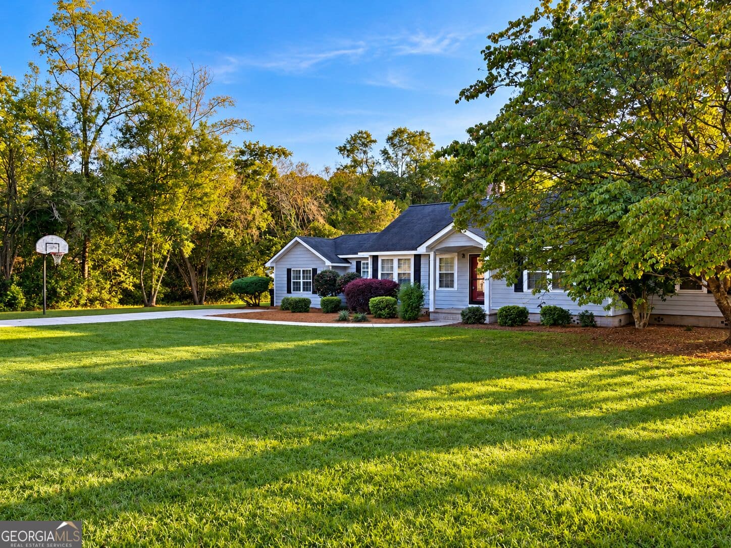 3 bedroom, 3 bathroom, 2,010 sq ft single family residence for sale at 915 Cedar Street, Metter, GA 30439 — photo 2