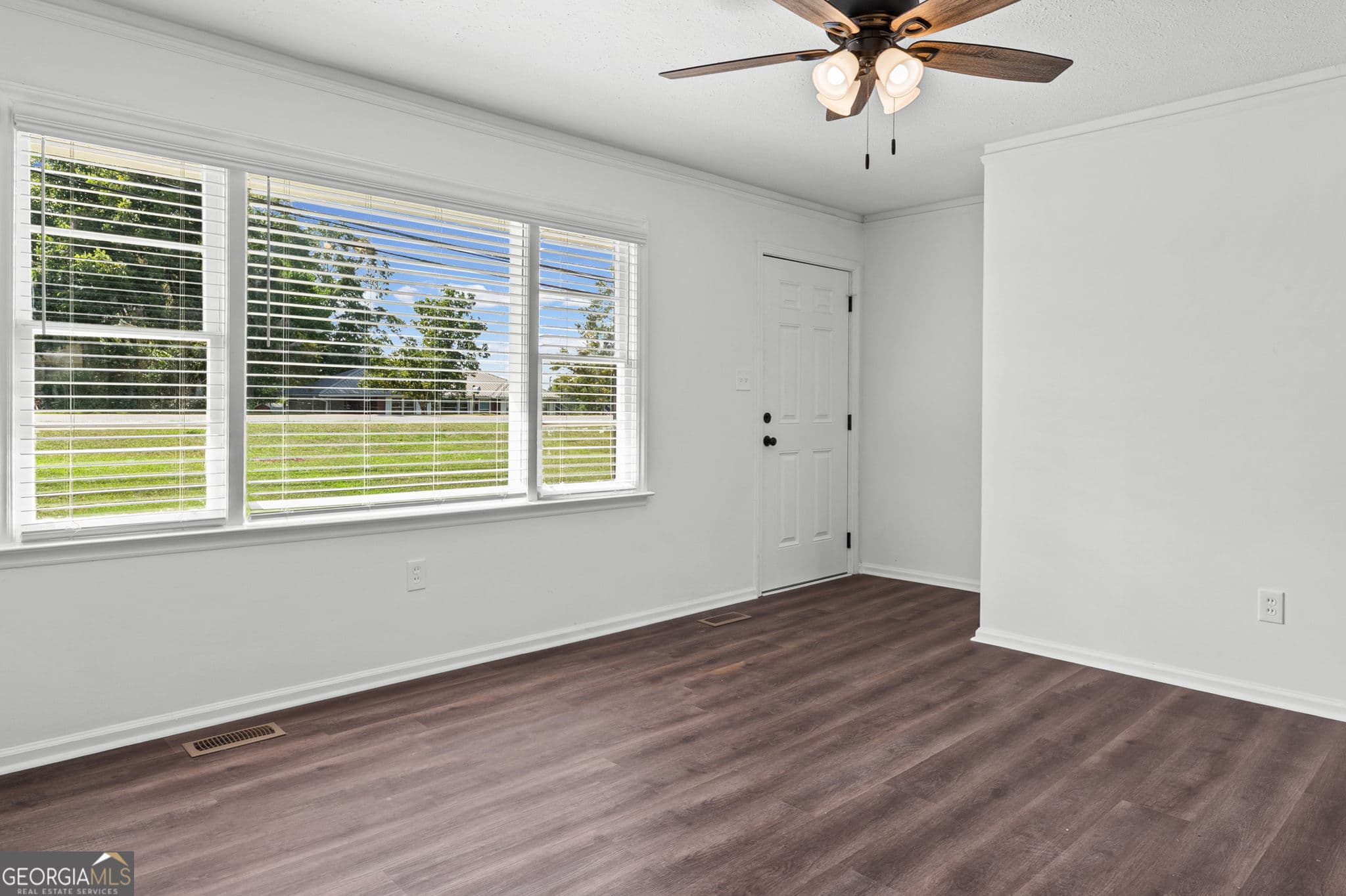 2 bedroom, 2 bathroom, 1,116 sq ft single family residence for rent at 215 LaGrange Street, Newnan, GA 30263 for $1,800 a month — photo 7