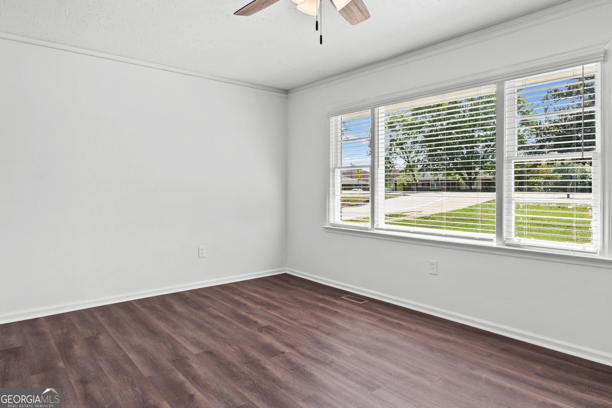 2 bedroom, 2 bathroom, 1,116 sq ft single family residence for rent at 215 LaGrange Street, Newnan, GA 30263 for $1,800 a month — photo 9