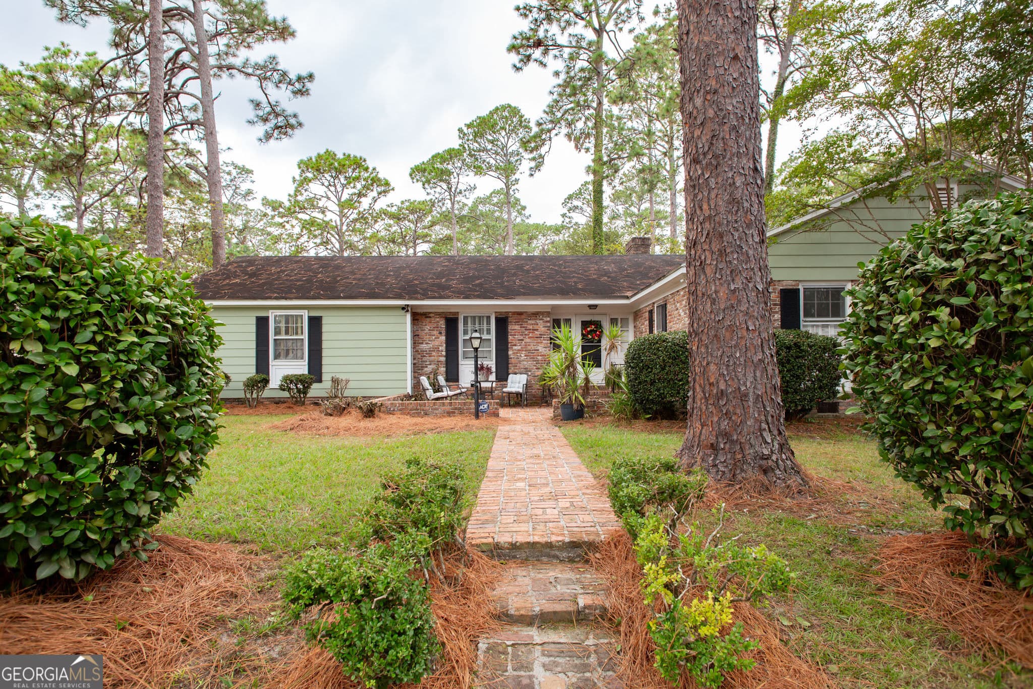 3 bedroom, 3 bathroom, 2,158 sq ft single family residence for sale at 1601 Oconee Road, Waycross, GA 31501 — photo 2
