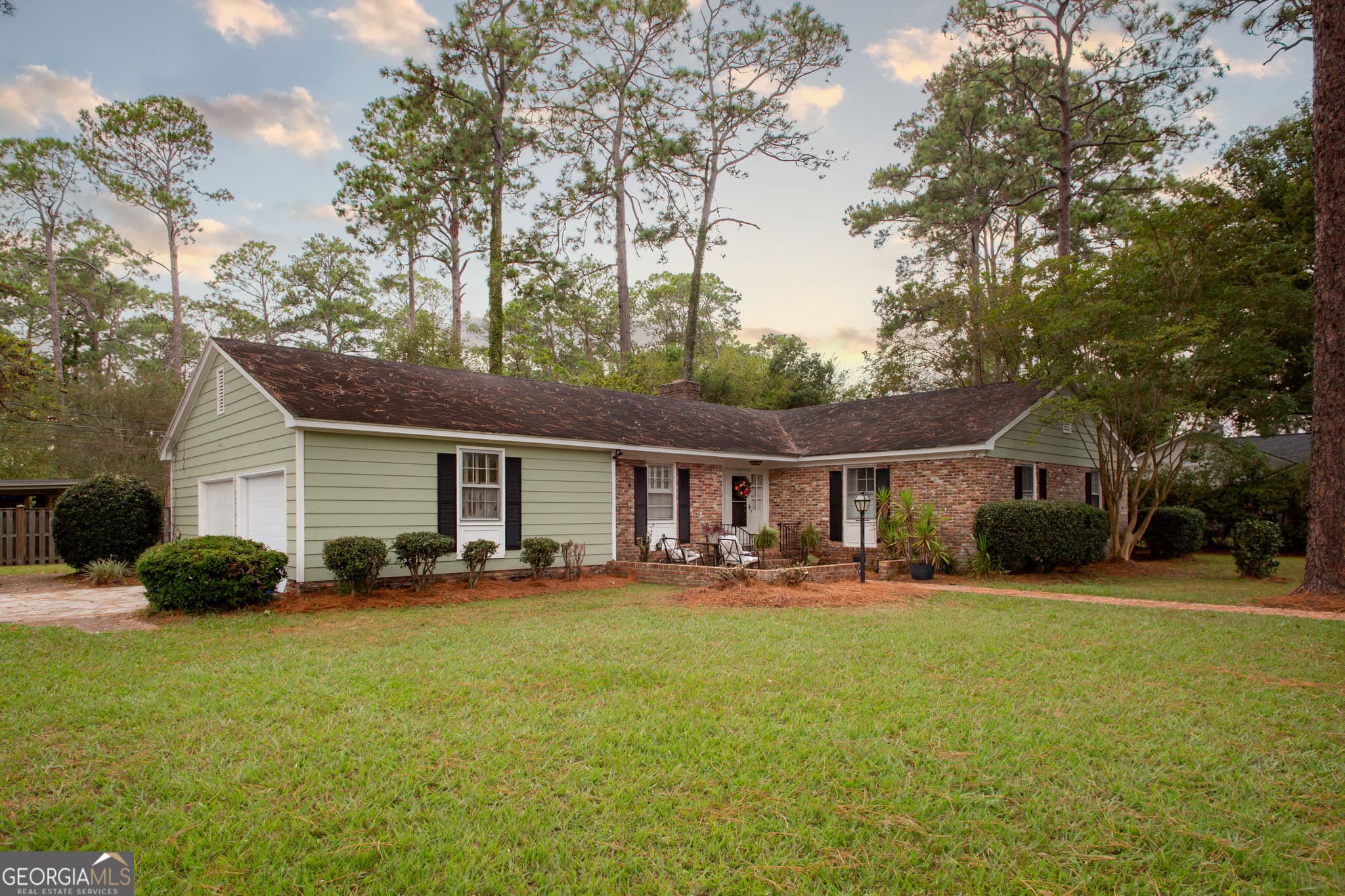 3 bedroom, 3 bathroom, 2,158 sq ft single family residence for sale at 1601 Oconee Road, Waycross, GA 31501