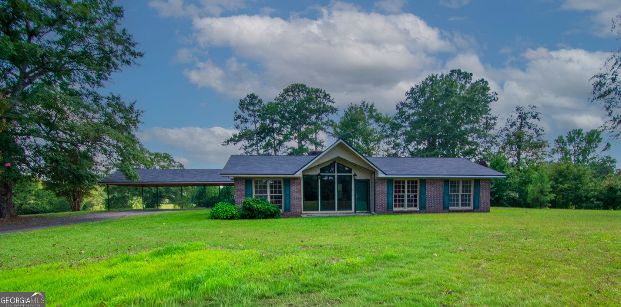 3 bedroom, 2 bathroom, 2,153 sq ft single family residence for sale at 616 Twin Lakes Road, Waverly Hall, GA 31831 — photo 2