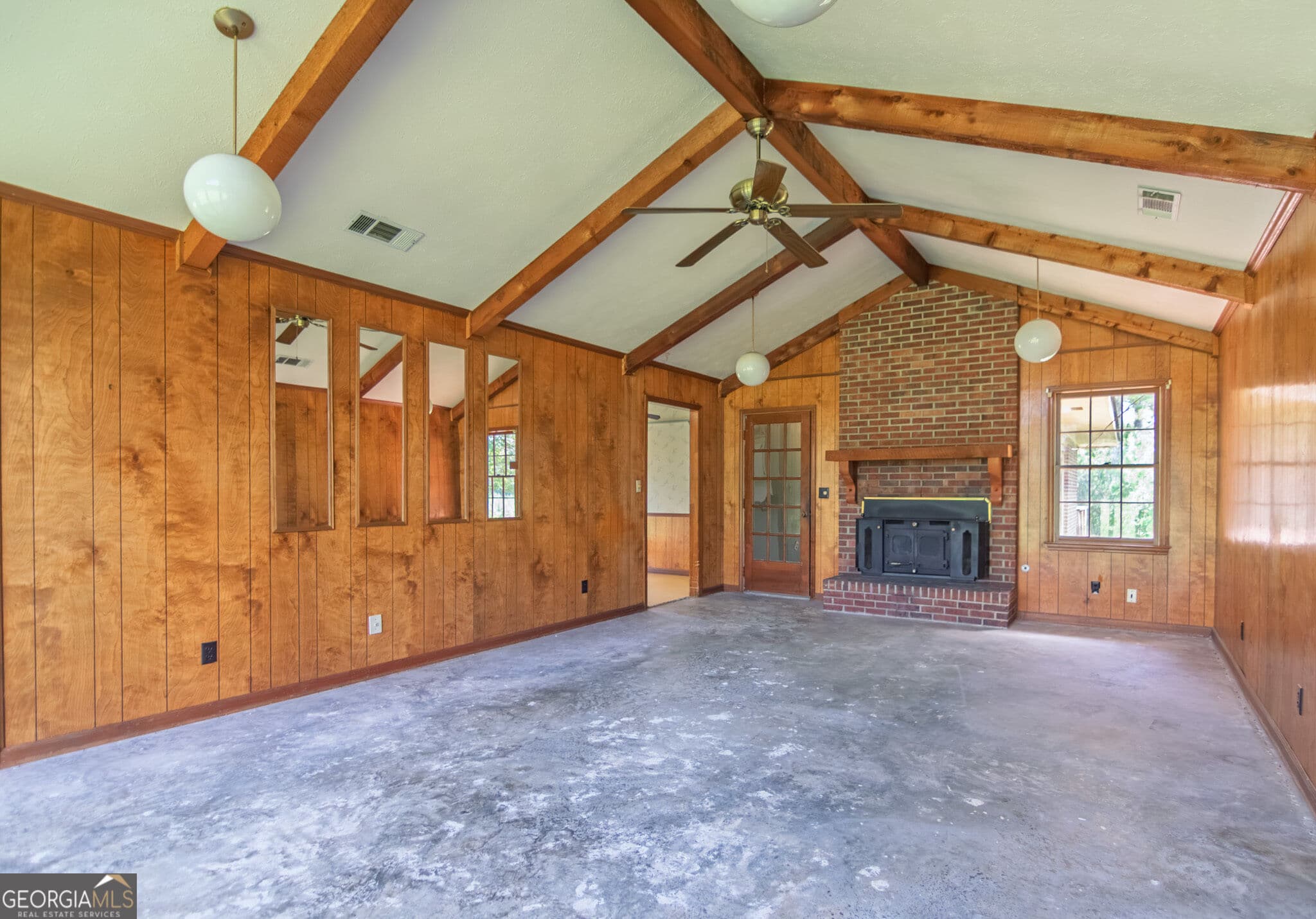 3 bedroom, 2 bathroom, 2,153 sq ft single family residence for sale at 616 Twin Lakes Road, Waverly Hall, GA 31831 — photo 6