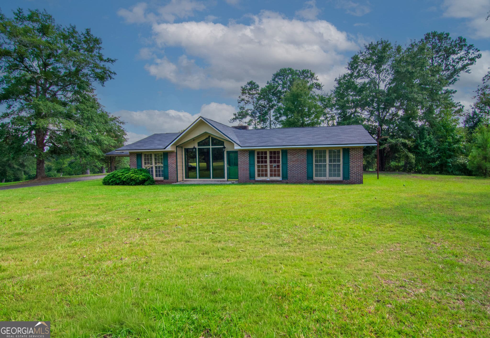 3 bedroom, 2 bathroom, 2,153 sq ft single family residence for sale at 616 Twin Lakes Road, Waverly Hall, GA 31831