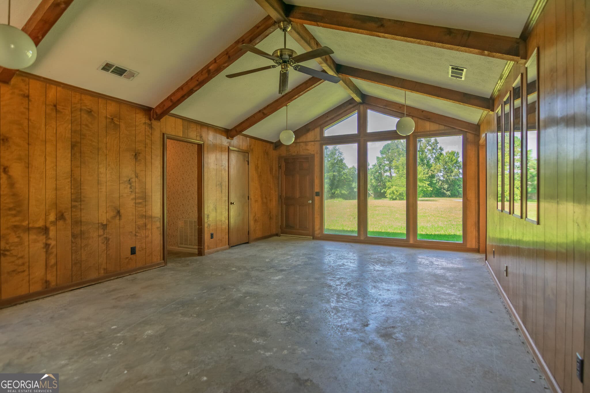 3 bedroom, 2 bathroom, 2,153 sq ft single family residence for sale at 616 Twin Lakes Road, Waverly Hall, GA 31831 — photo 4