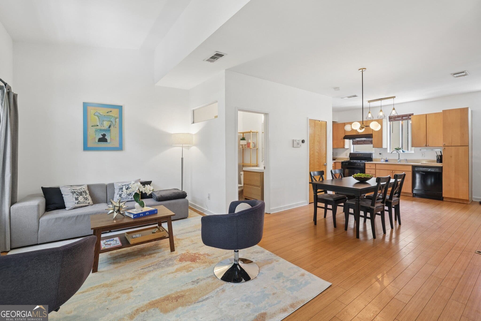 2 bedroom, 2.5 bathroom, 1,435 sq ft townhouse for sale at 100 Moreland Avenue J, Atlanta, GA 30316 — photo 2
