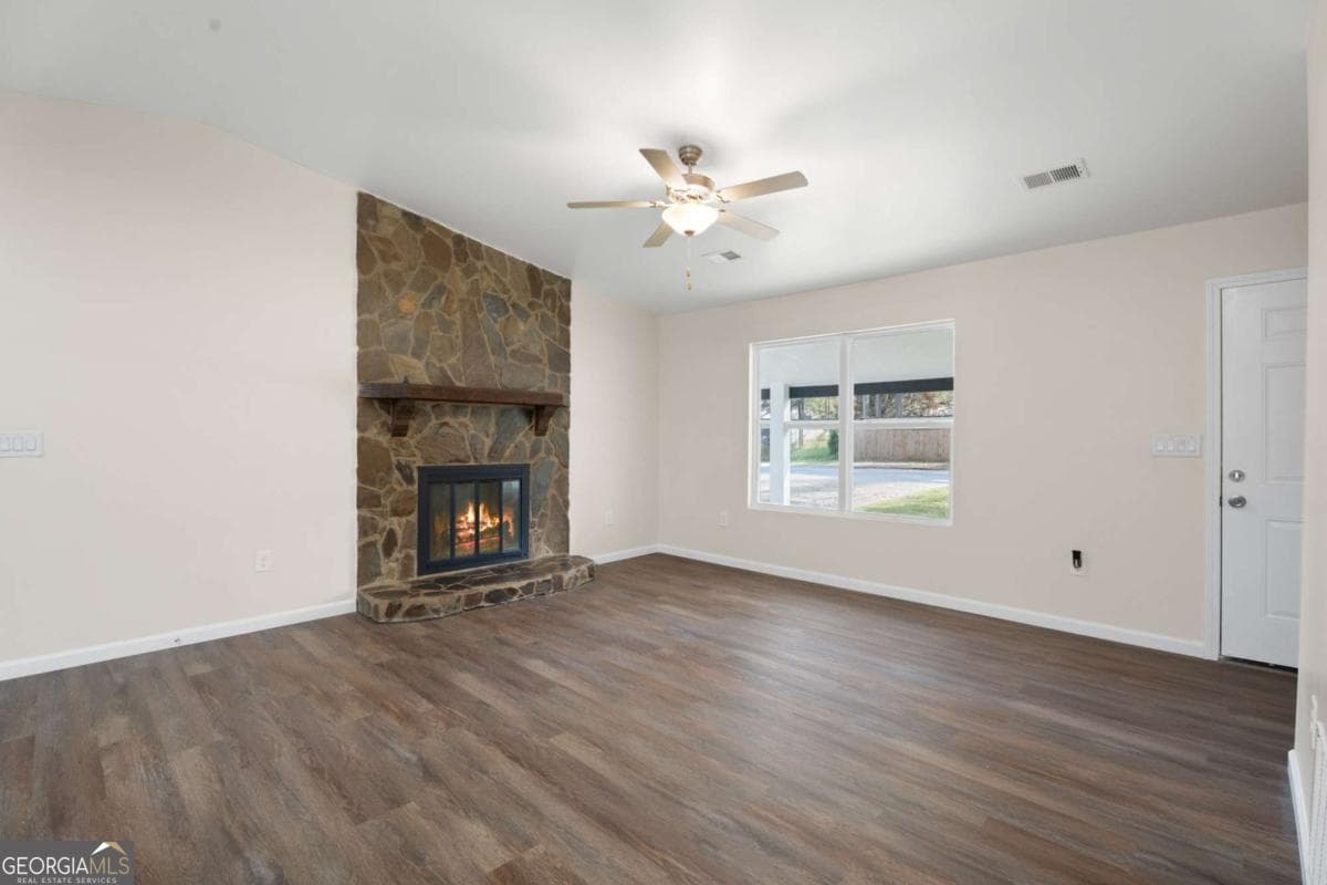 4 bedroom, 2 bathroom single family residence for sale at 20 Skylark Lane, Jonesboro, GA 30238 — photo 7