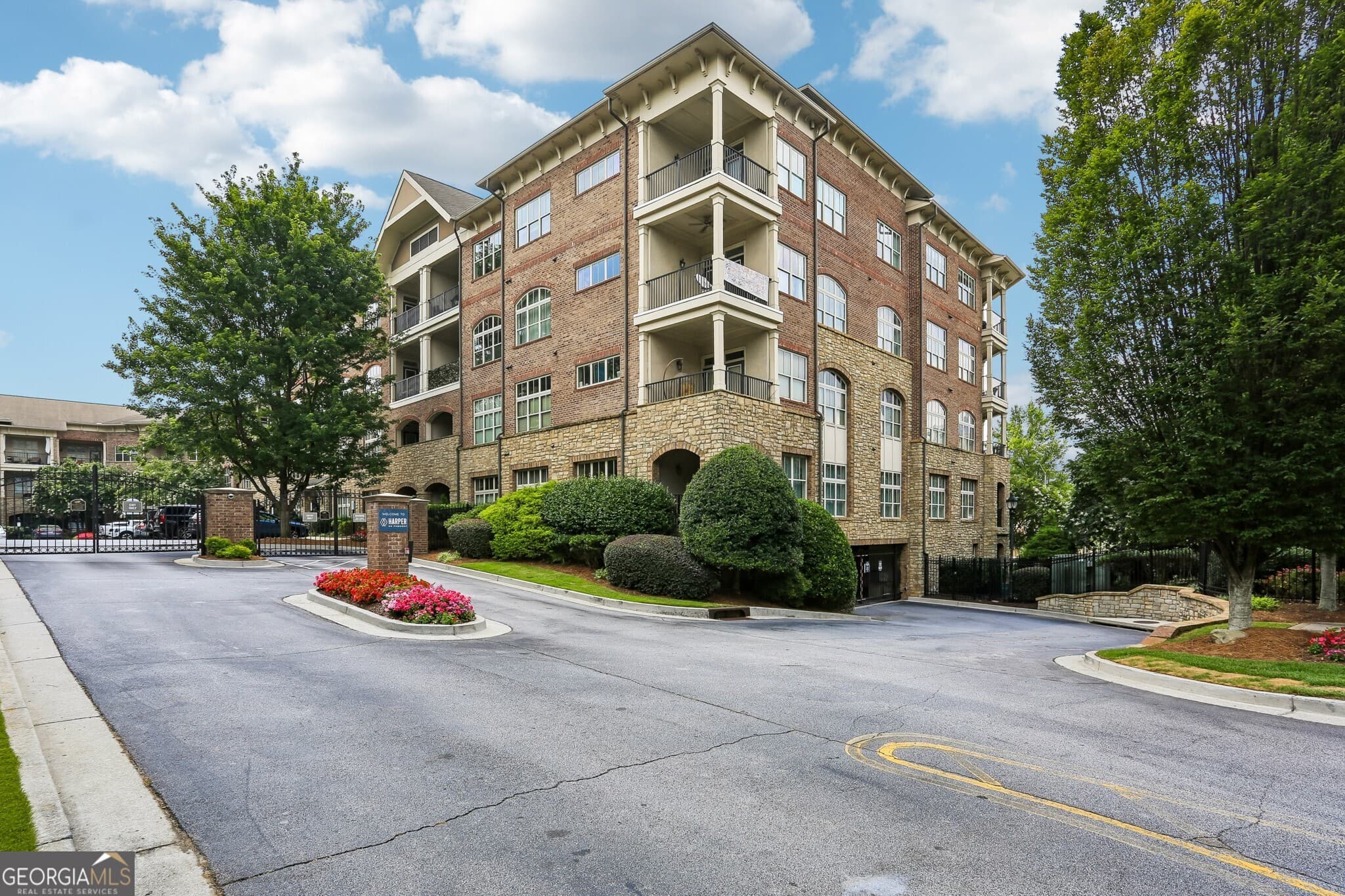 1 bedroom, 1 bathroom, 916 sq ft condominium for sale at 625 Piedmont Avenue 3025, Atlanta, GA 30308 — photo 9