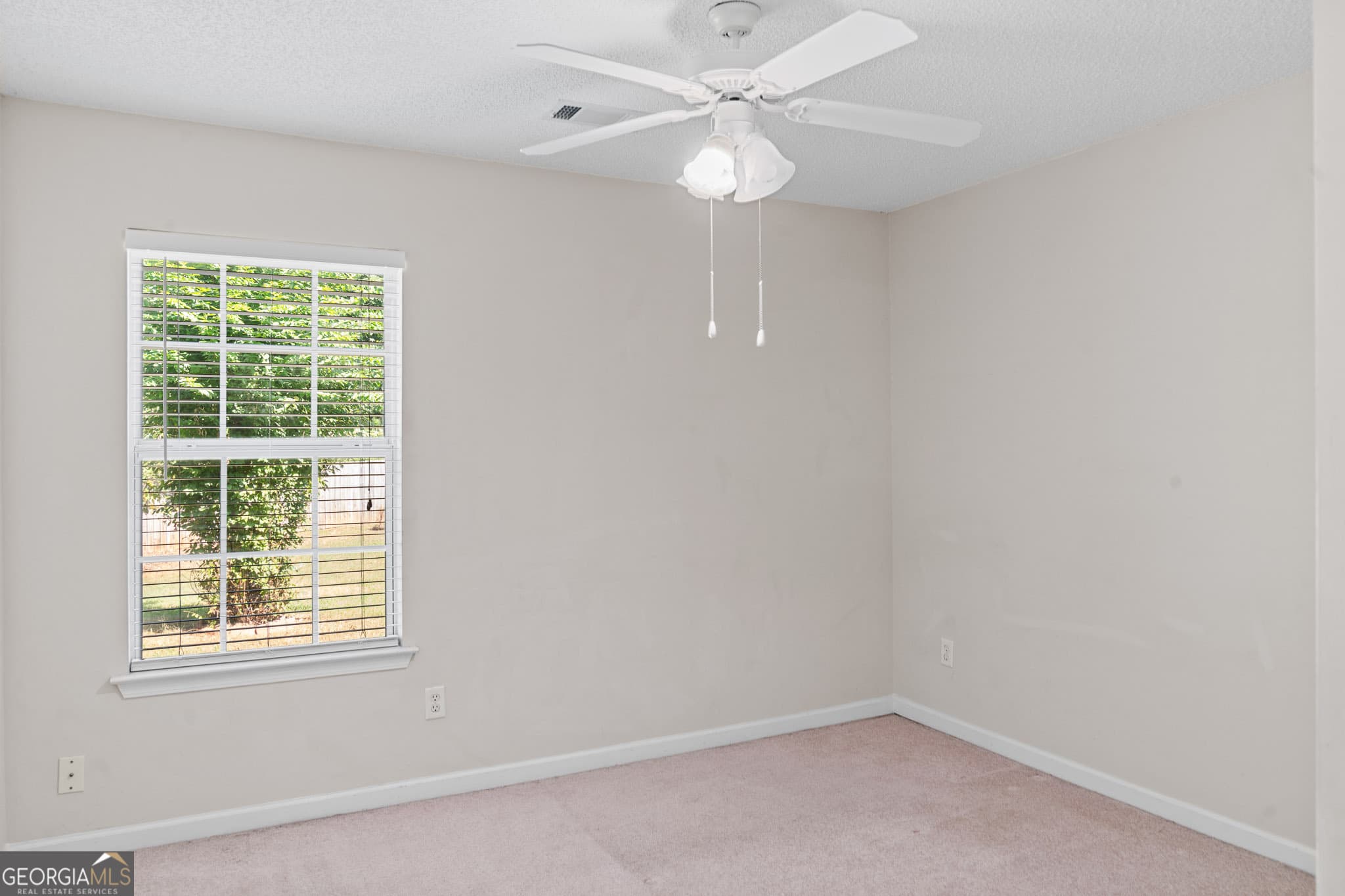 5 bedroom, 3 bathroom, 1,948 sq ft single family residence for sale at 1952 Boatswain Drive, Hampton, GA 30228 — photo 7