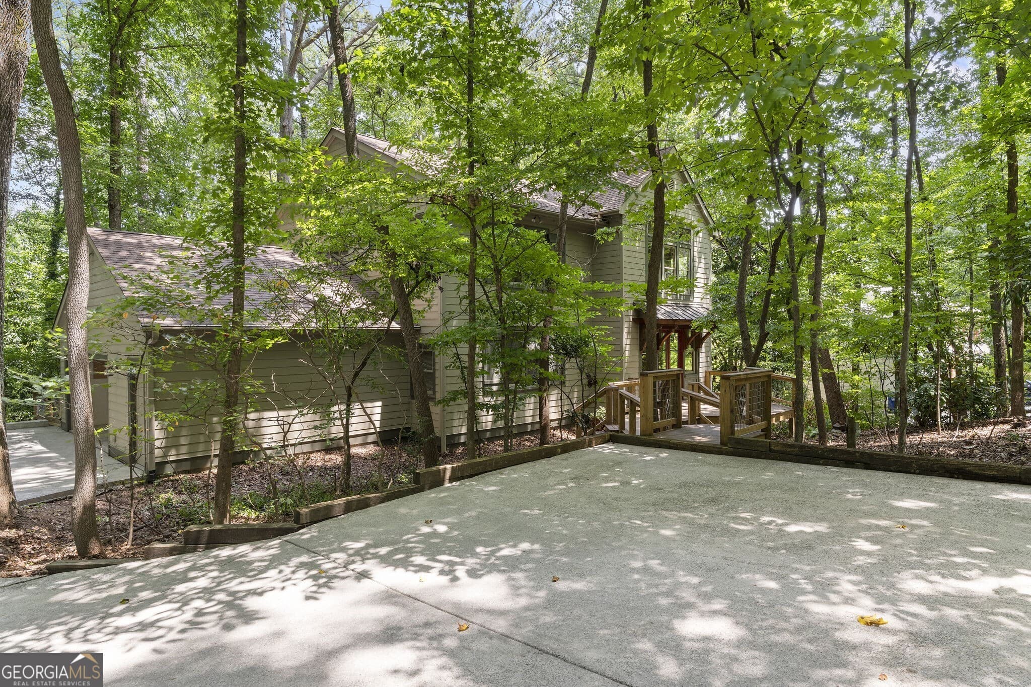 4 bedroom, 3 bathroom, 3,764 sq ft single family residence for sale at 3886 Harts Mill Lane, Brookhaven, GA 30319 — photo 2