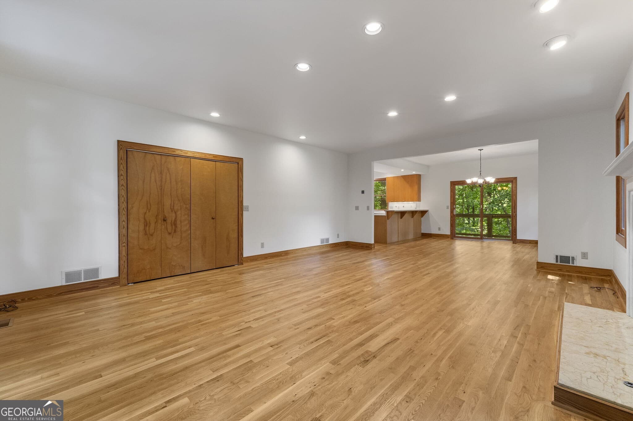 4 bedroom, 3 bathroom, 3,764 sq ft single family residence for sale at 3886 Harts Mill Lane, Brookhaven, GA 30319 — photo 6