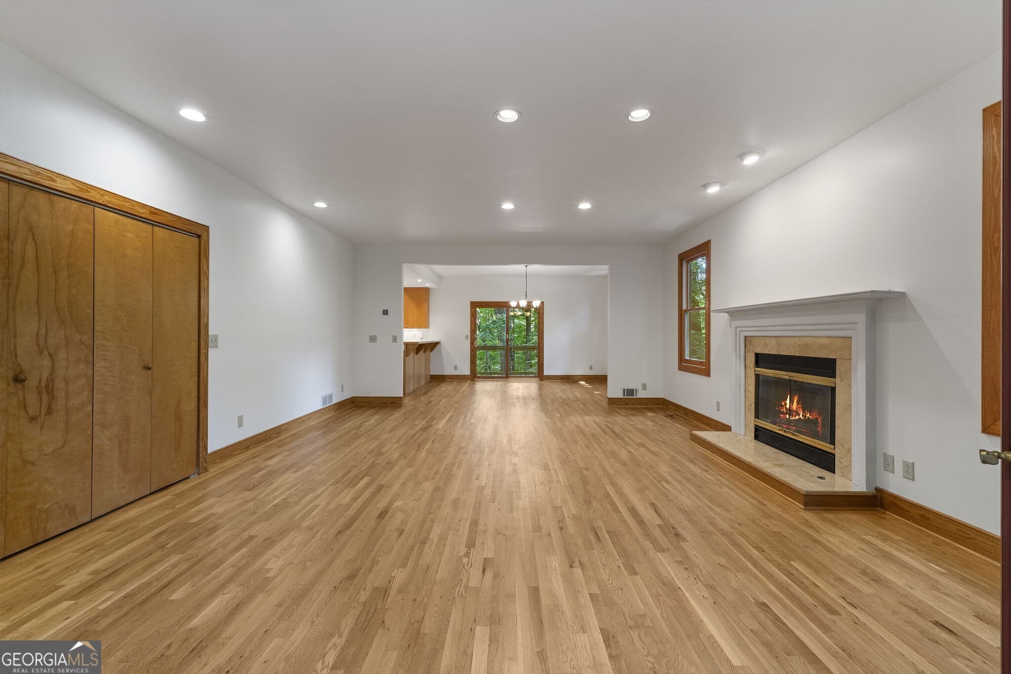 4 bedroom, 3 bathroom, 3,764 sq ft single family residence for sale at 3886 Harts Mill Lane, Brookhaven, GA 30319 — photo 5