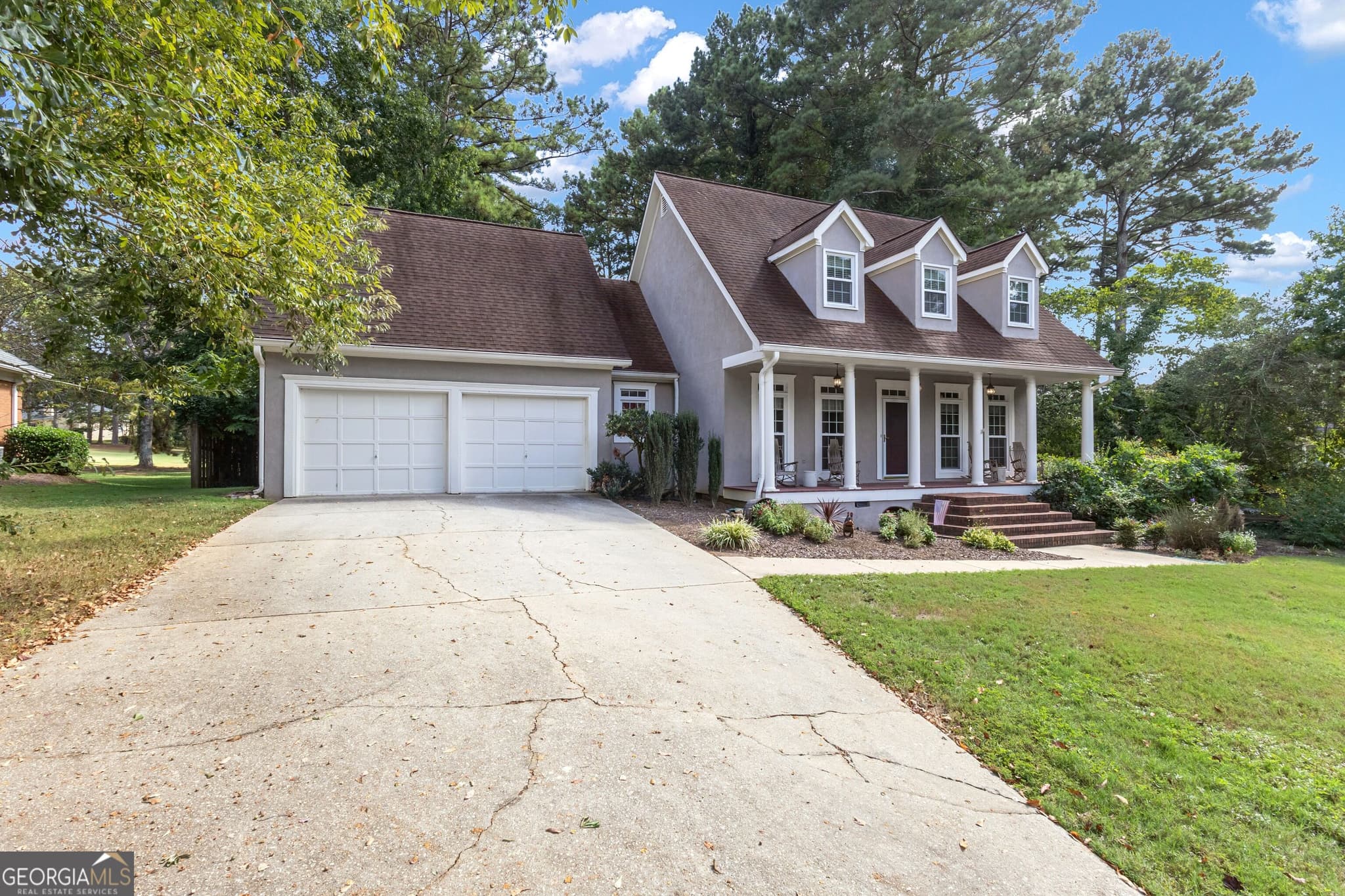 4 bedroom, 2.5 bathroom, 2,243 sq ft single family residence for sale at 25 Northcrest Drive, Newnan, GA 30265 — photo 2