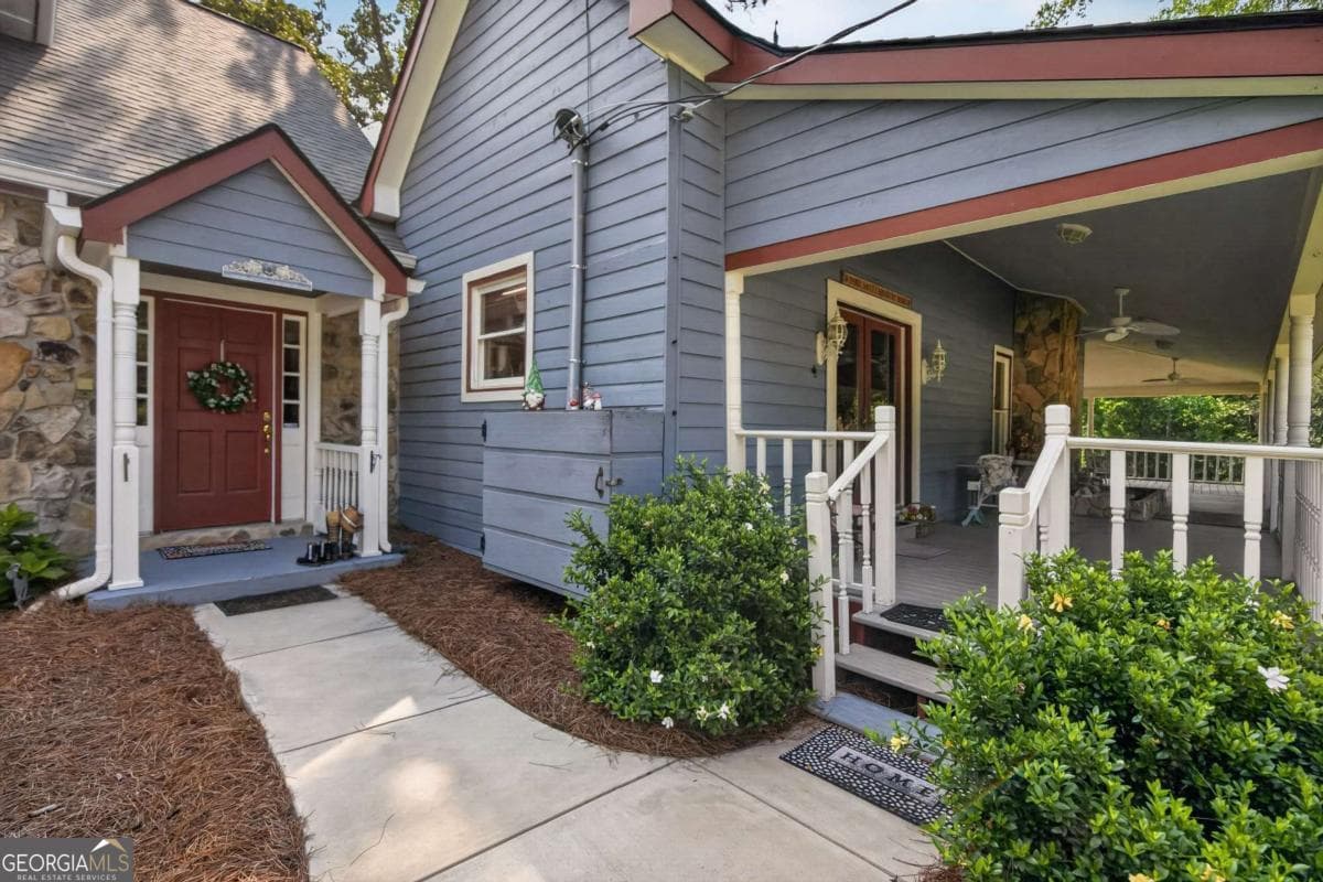 6 bedroom, 3.5 bathroom, 3,683 sq ft single family residence for sale at 1111 Bakers Bridge Road, Douglasville, GA 30134 — photo 9