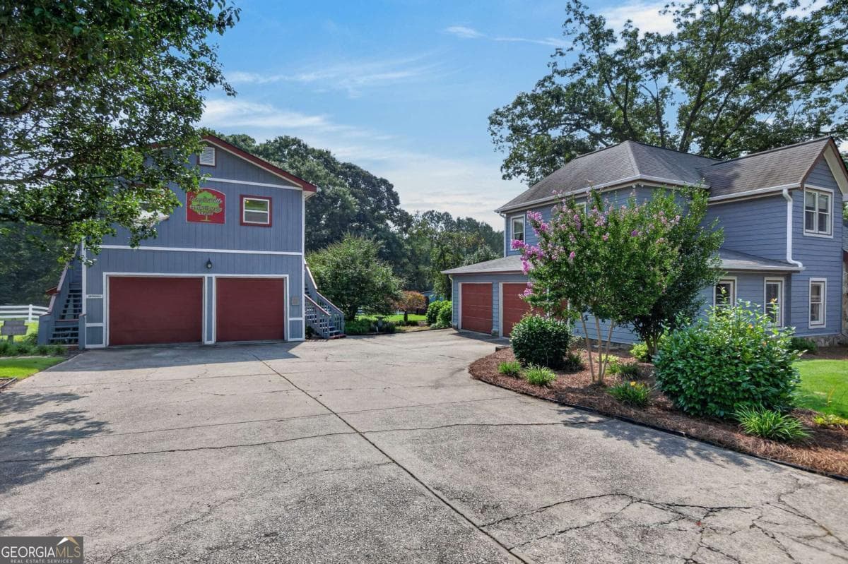 6 bedroom, 3.5 bathroom, 3,683 sq ft single family residence for sale at 1111 Bakers Bridge Road, Douglasville, GA 30134 — photo 8