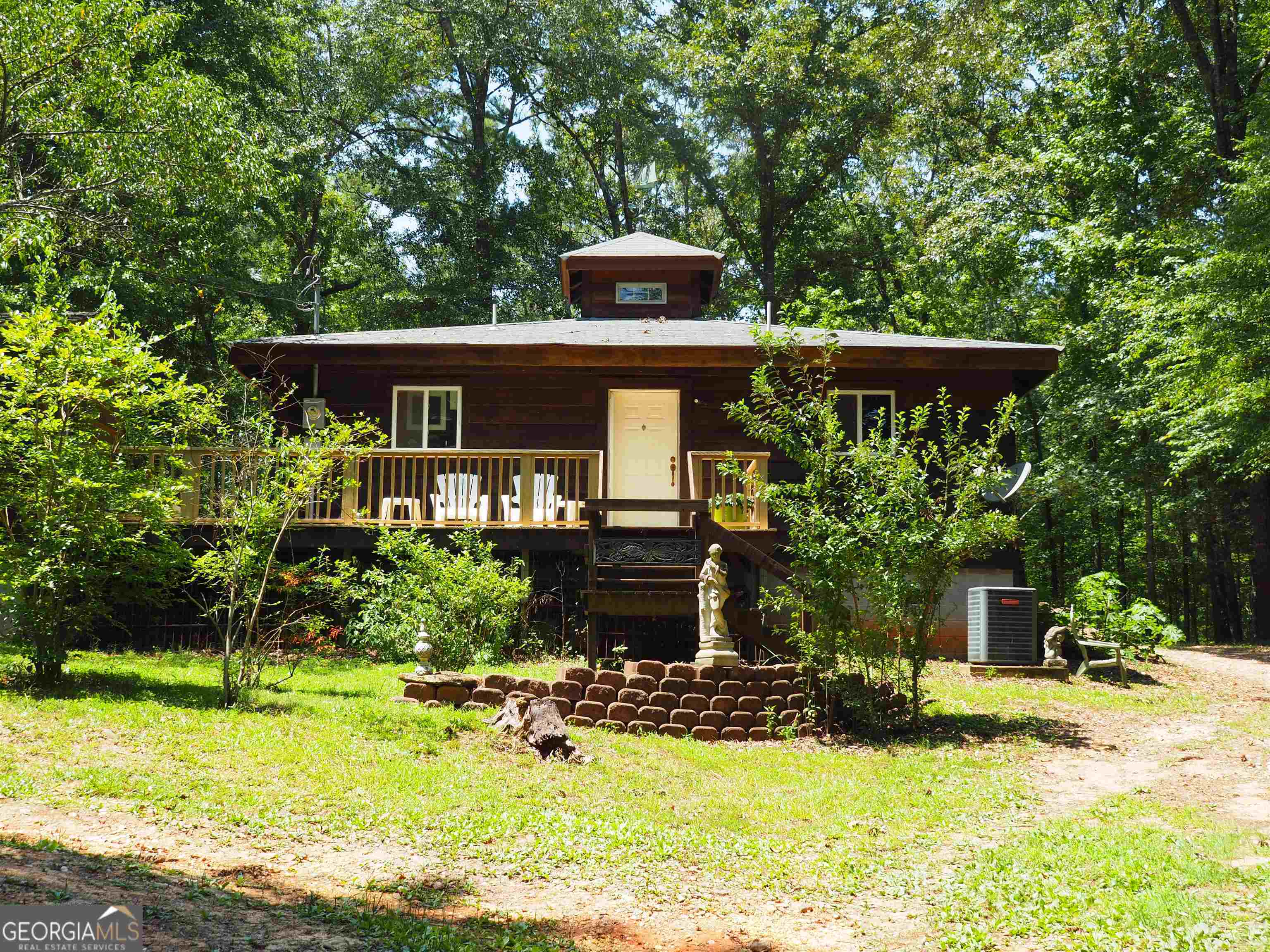 1 bedroom, 1 bathroom, 1,024 sq ft cabin,single family residence sold at 6189 Co. Rd. 266, Five Points, AL 36855