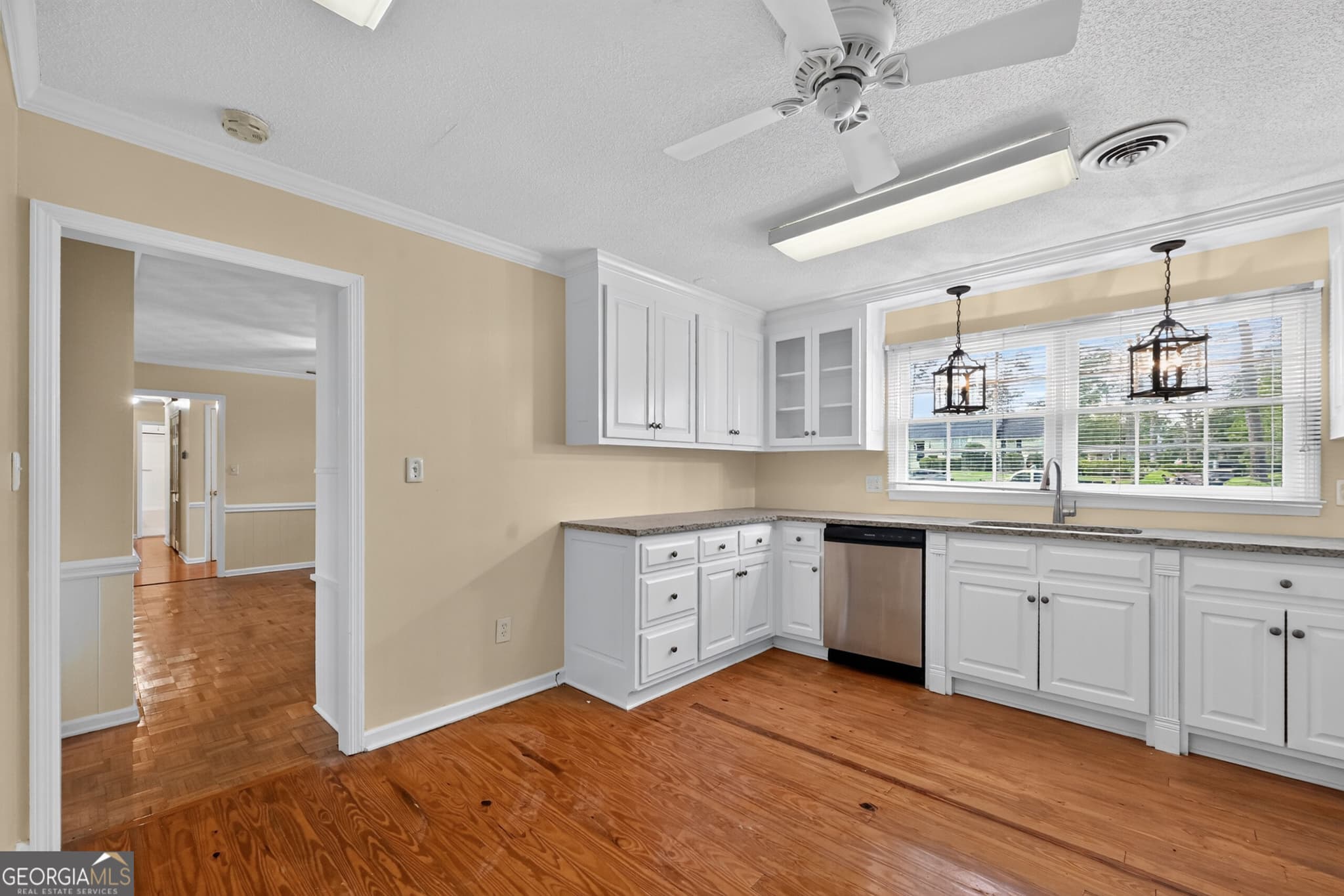 3 bedroom, 2 bathroom, 1,969 sq ft single family residence for sale at 1629 Lowell Lane, Albany, GA 31707 — photo 10