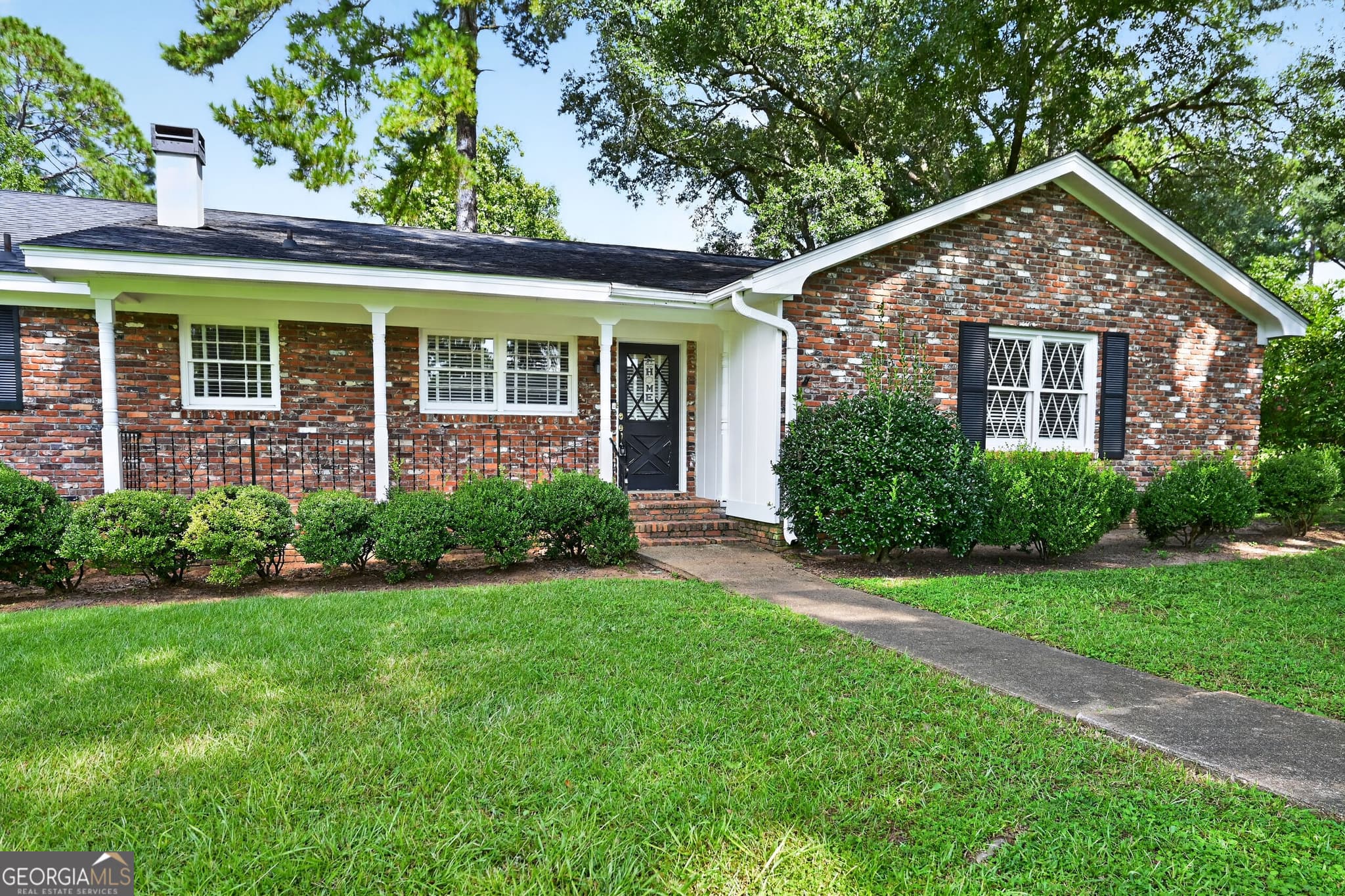 3 bedroom, 2 bathroom, 1,969 sq ft single family residence for sale at 1629 Lowell Lane, Albany, GA 31707 — photo 4