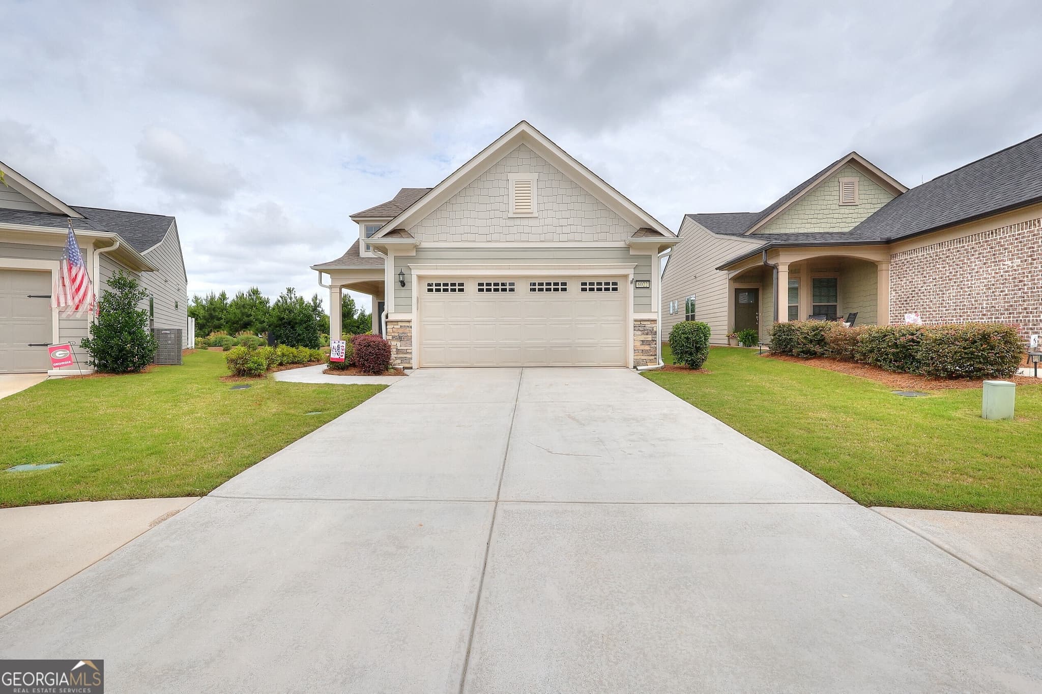 3 bedroom, 3 bathroom, 2,768 sq ft single family residence for sale at 6022 Rollingwood Way, Hoschton, GA 30548 — photo 2