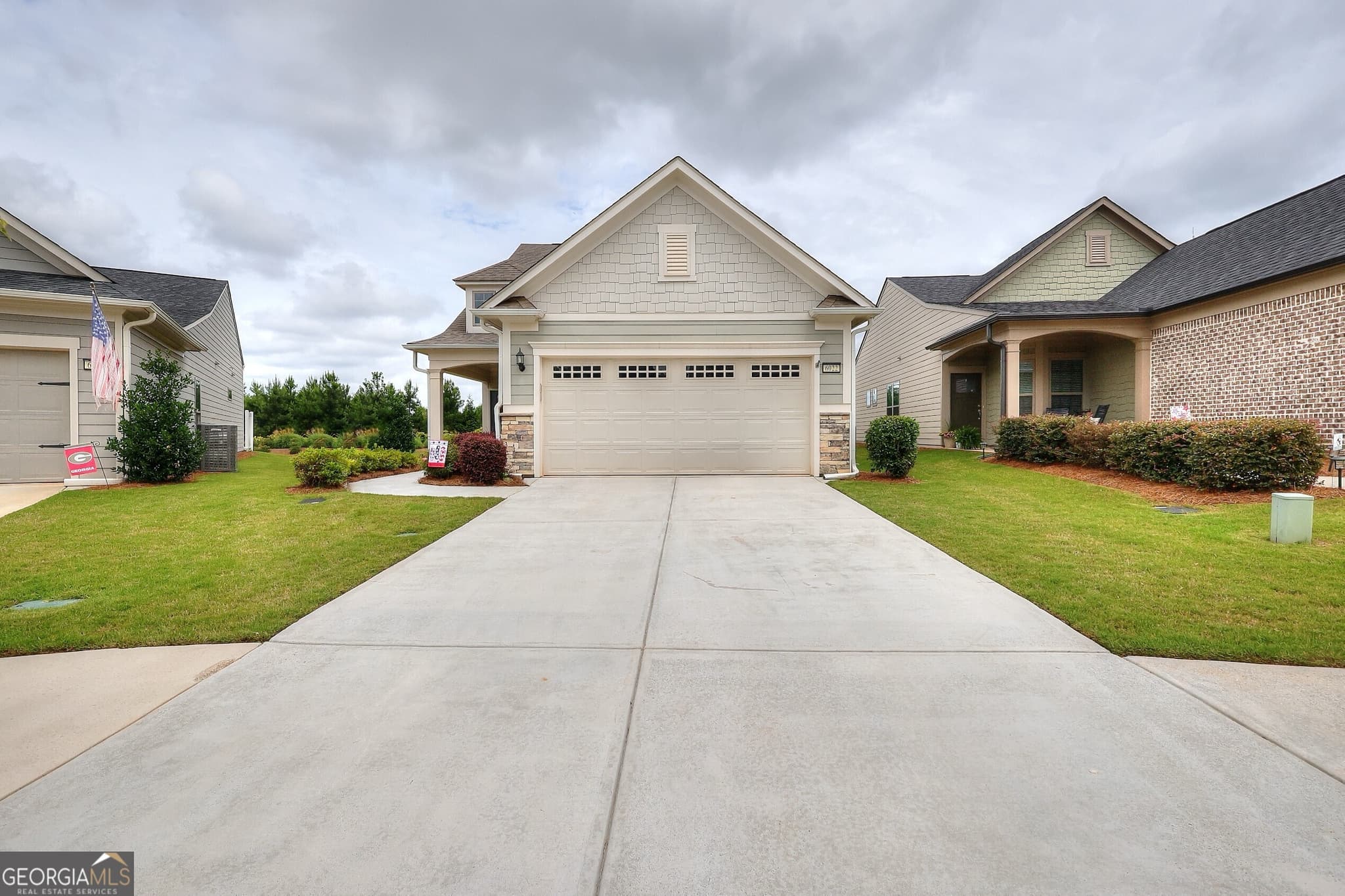 3 bedroom, 3 bathroom, 2,768 sq ft single family residence for sale at 6022 Rollingwood Way, Hoschton, GA 30548 — photo 1 of 73