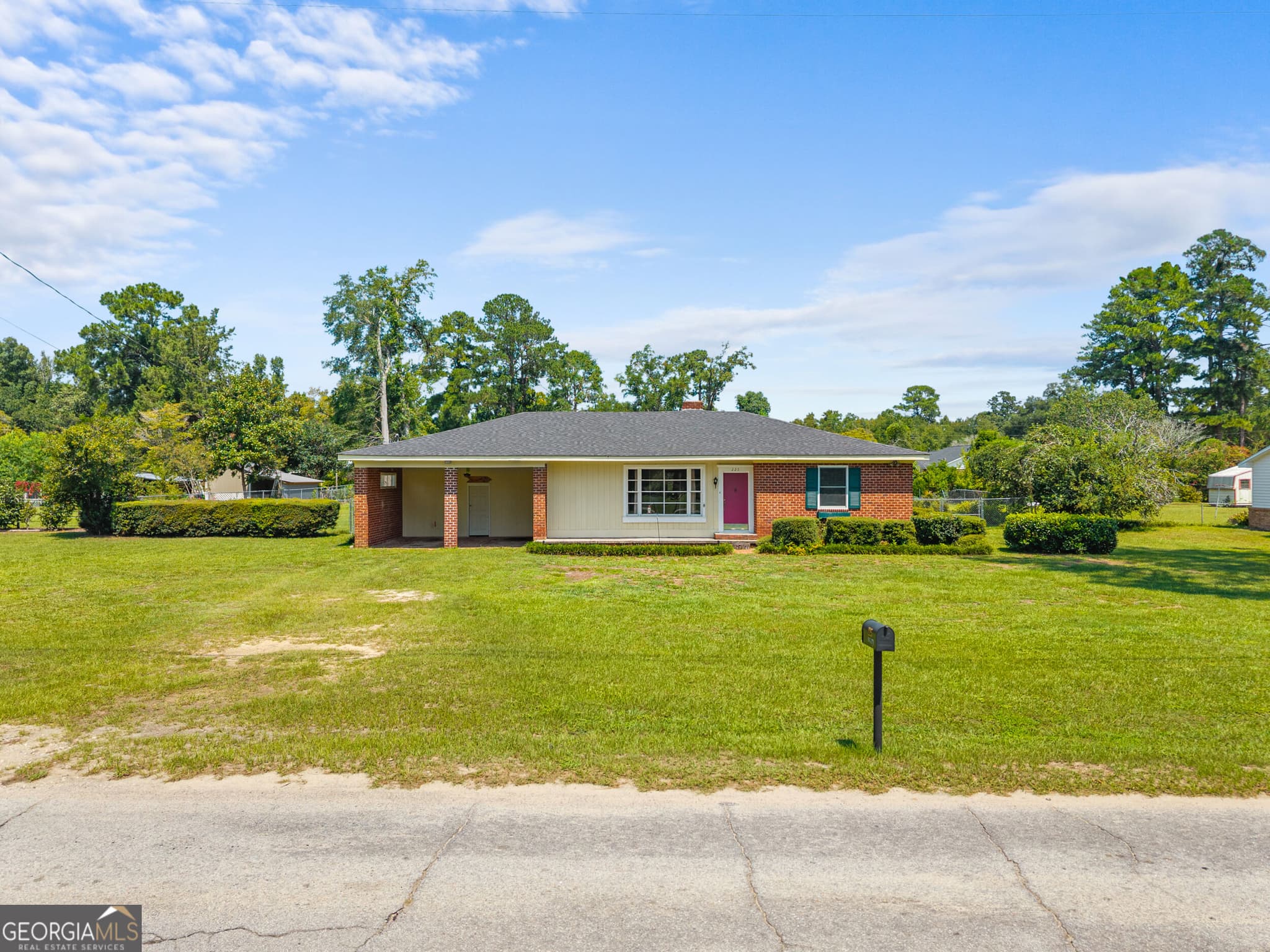 3 bedroom, 2 bathroom, 1,648 sq ft single family residence for sale at 225 Virginia Avenue, Millen, GA 30442 — photo 2