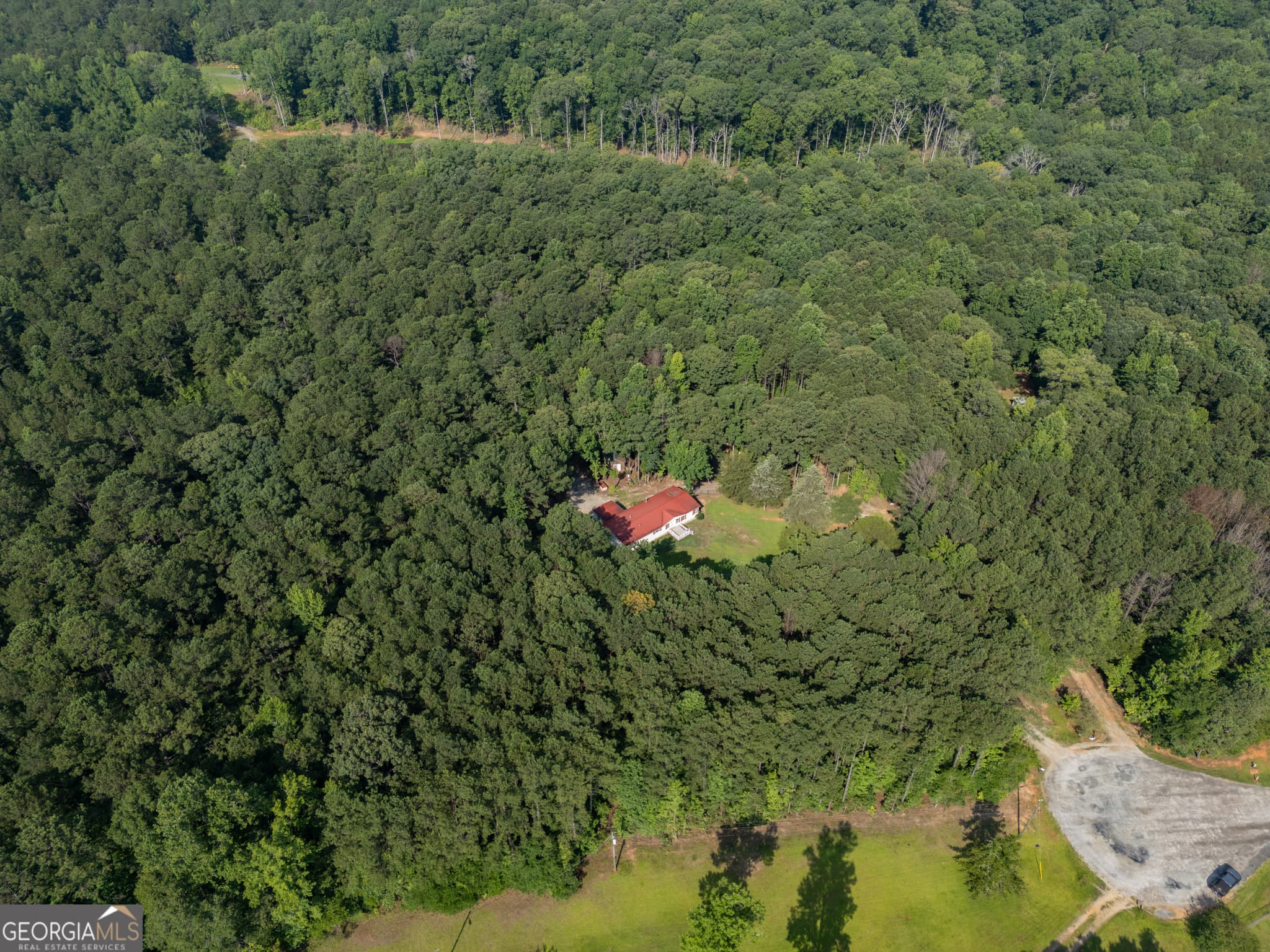 3 bedroom, 2 bathroom, 1,848 sq ft mobile home for sale at 905 Natures Trail, Forsyth, GA 31029 — photo 2