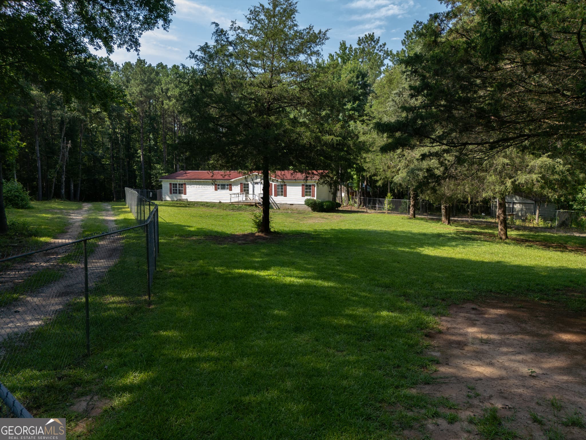 3 bedroom, 2 bathroom, 1,848 sq ft mobile home for sale at 905 Natures Trail, Forsyth, GA 31029 — photo 8