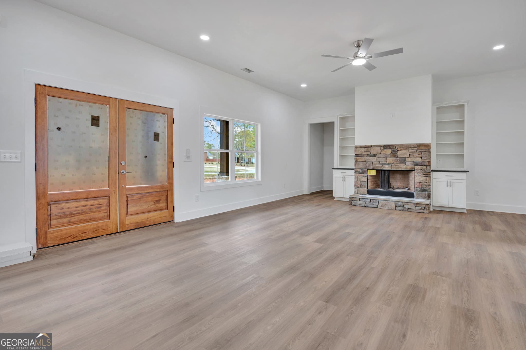 3 bedroom, 2.5 bathroom, 2,861 sq ft single family residence for sale at 108 Woodcrest Drive, Jackson, GA 30233 — photo 5