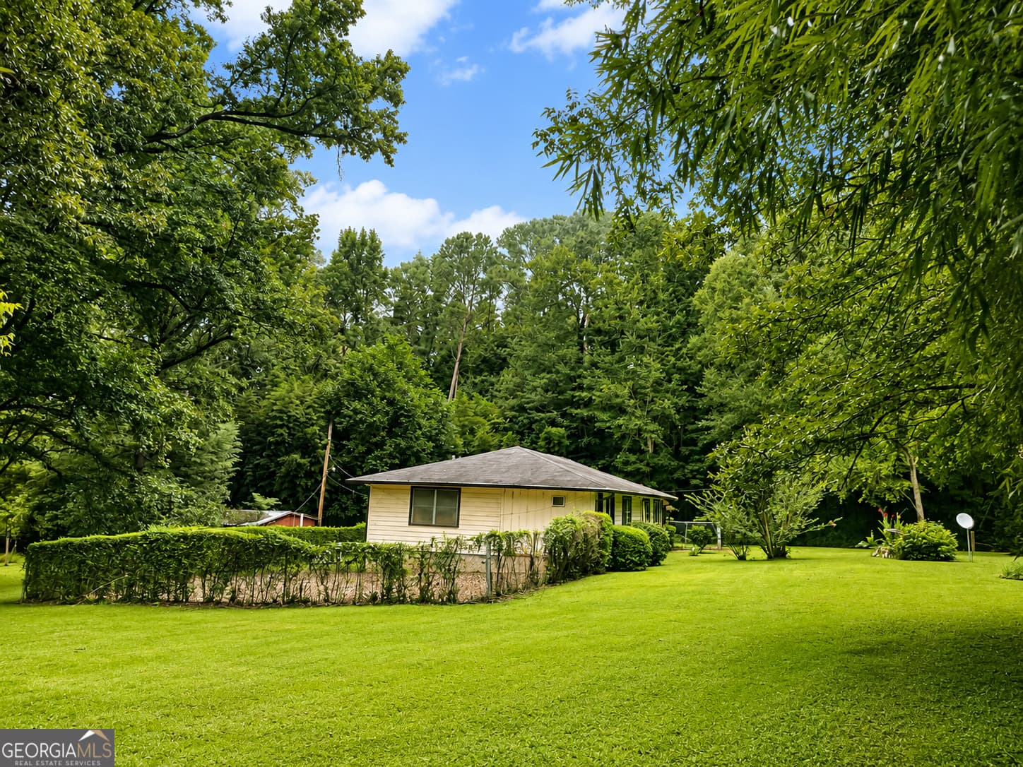 3 bedroom, 1 bathroom, 1,680 sq ft single family residence for sale at 172 Raymond Carson Street, Newnan, GA 30265 — photo 6