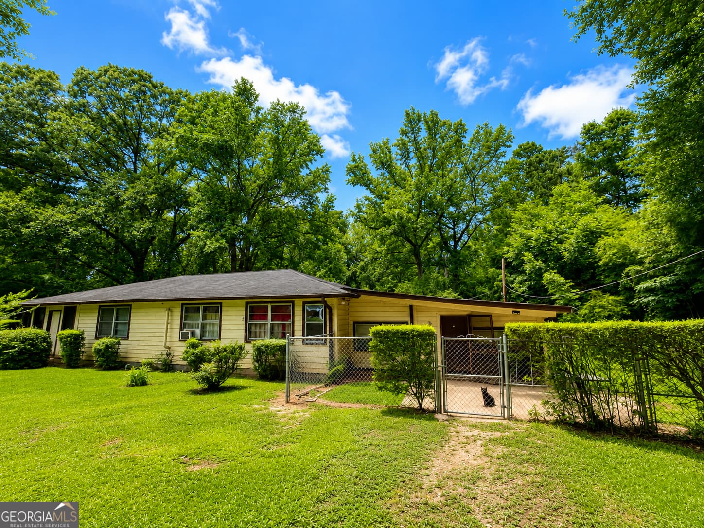 3 bedroom, 1 bathroom, 1,680 sq ft single family residence for sale at 172 Raymond Carson Street, Newnan, GA 30265 — photo 4