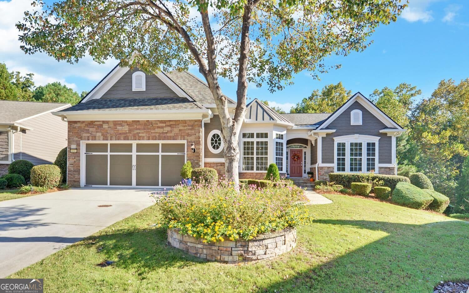 3 bedroom, 2.5 bathroom, 2,743 sq ft single family residence for sale at 6537 Autumn Crest Lane, Hoschton, GA 30548 — photo 2