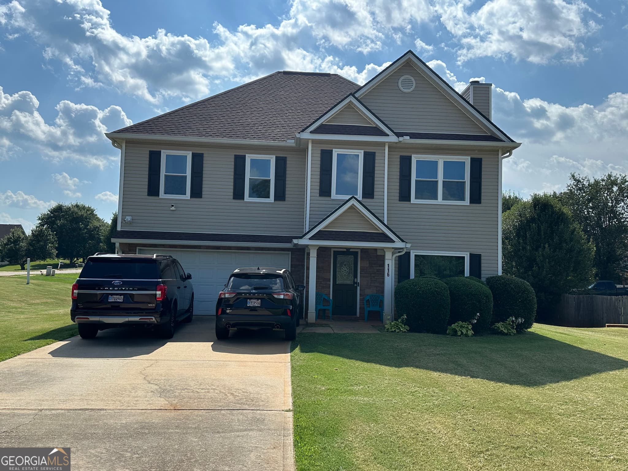 4 bedroom, 2.5 bathroom, 2,200 sq ft single family residence for sale at 116 Bramble Way, Griffin, GA 30224 — photo 3