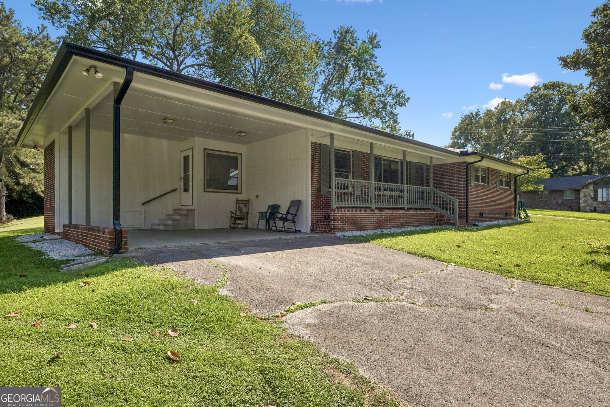 3 bedroom, 2.5 bathroom, 1,600 sq ft single family residence for sale at 209 Curtis Road, Dalton, GA 30720 — photo 2