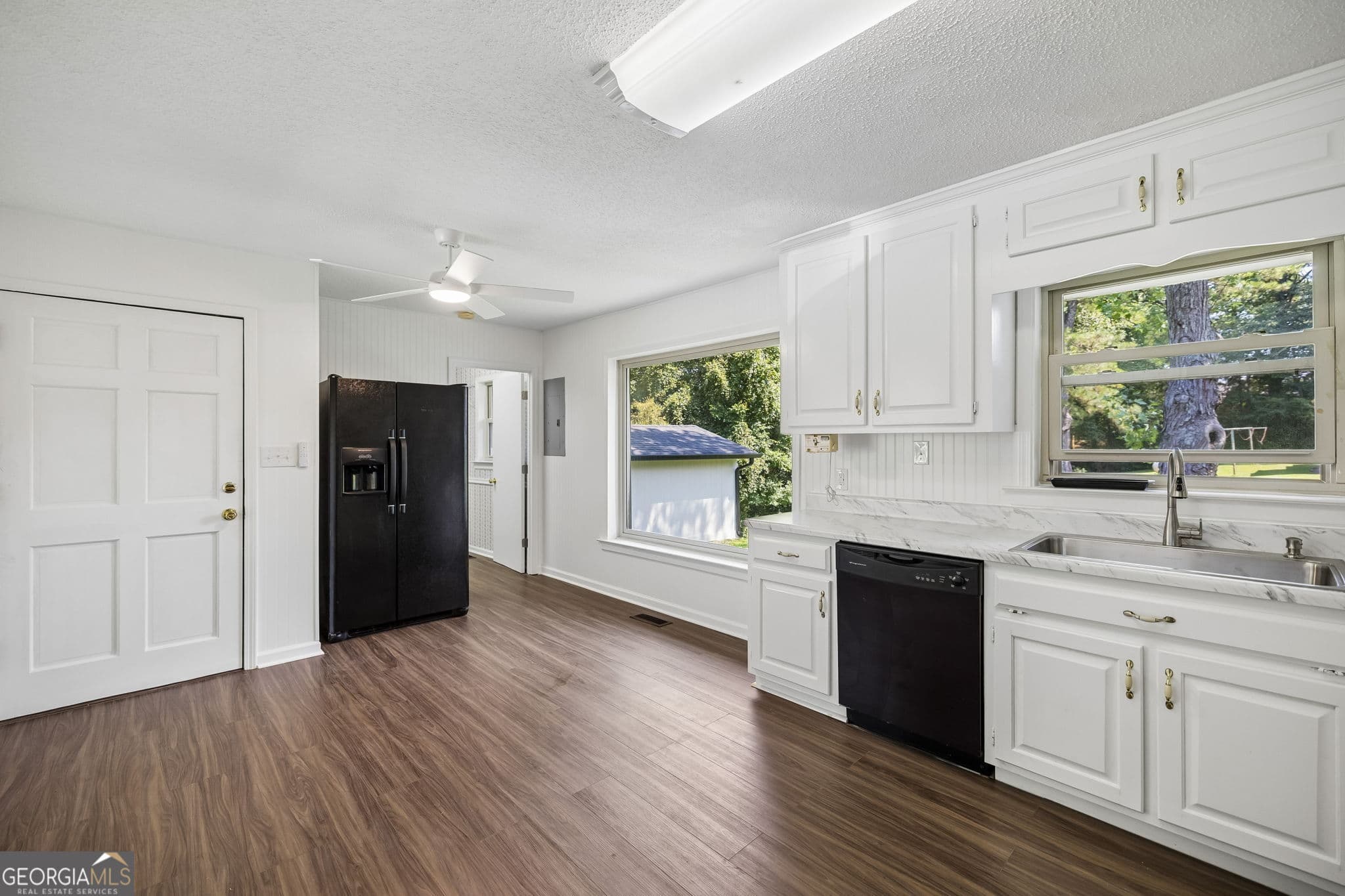 3 bedroom, 2.5 bathroom, 1,600 sq ft single family residence for sale at 209 Curtis Road, Dalton, GA 30720 — photo 6