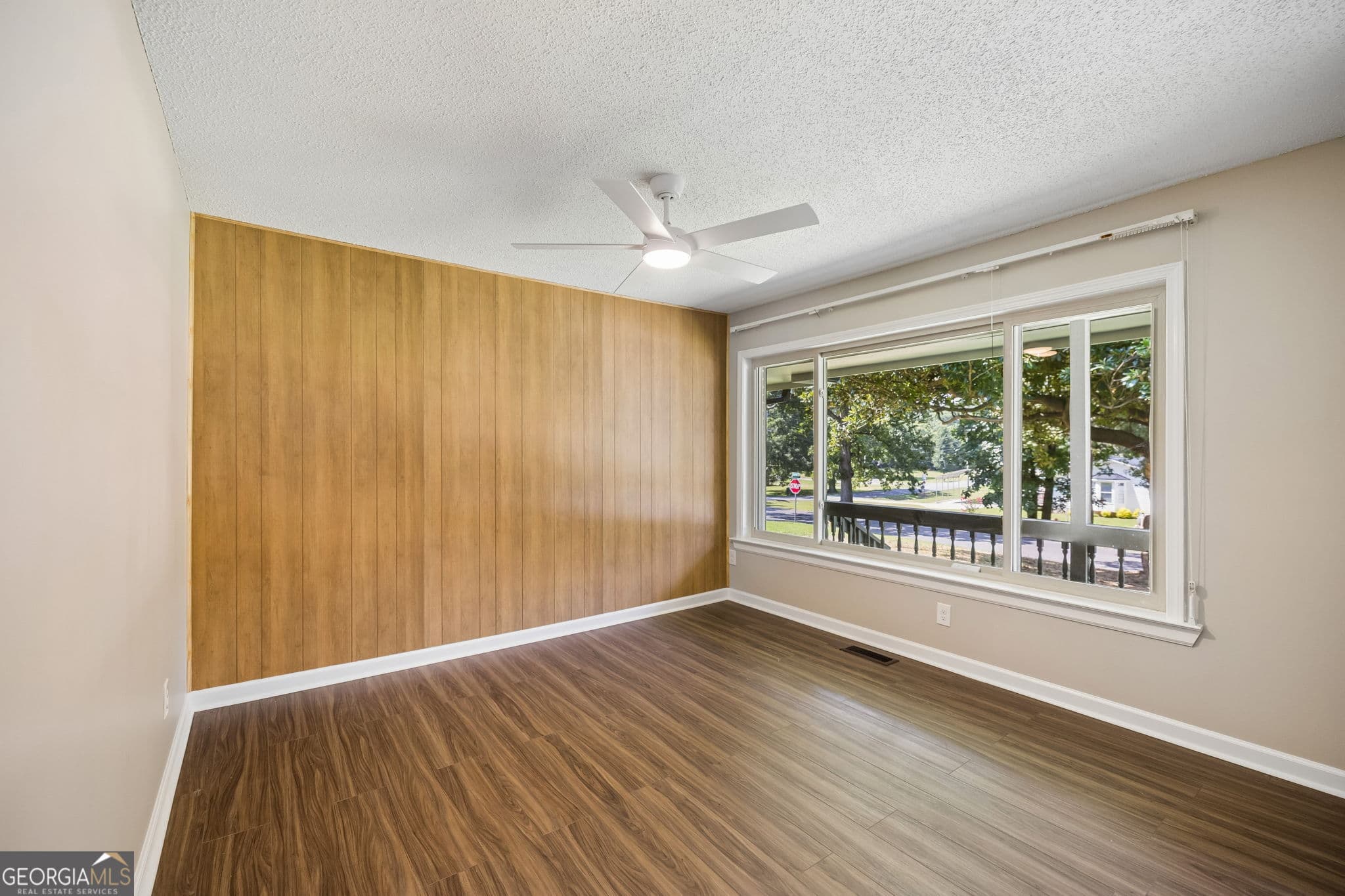 3 bedroom, 2.5 bathroom, 1,600 sq ft single family residence for sale at 209 Curtis Road, Dalton, GA 30720 — photo 7