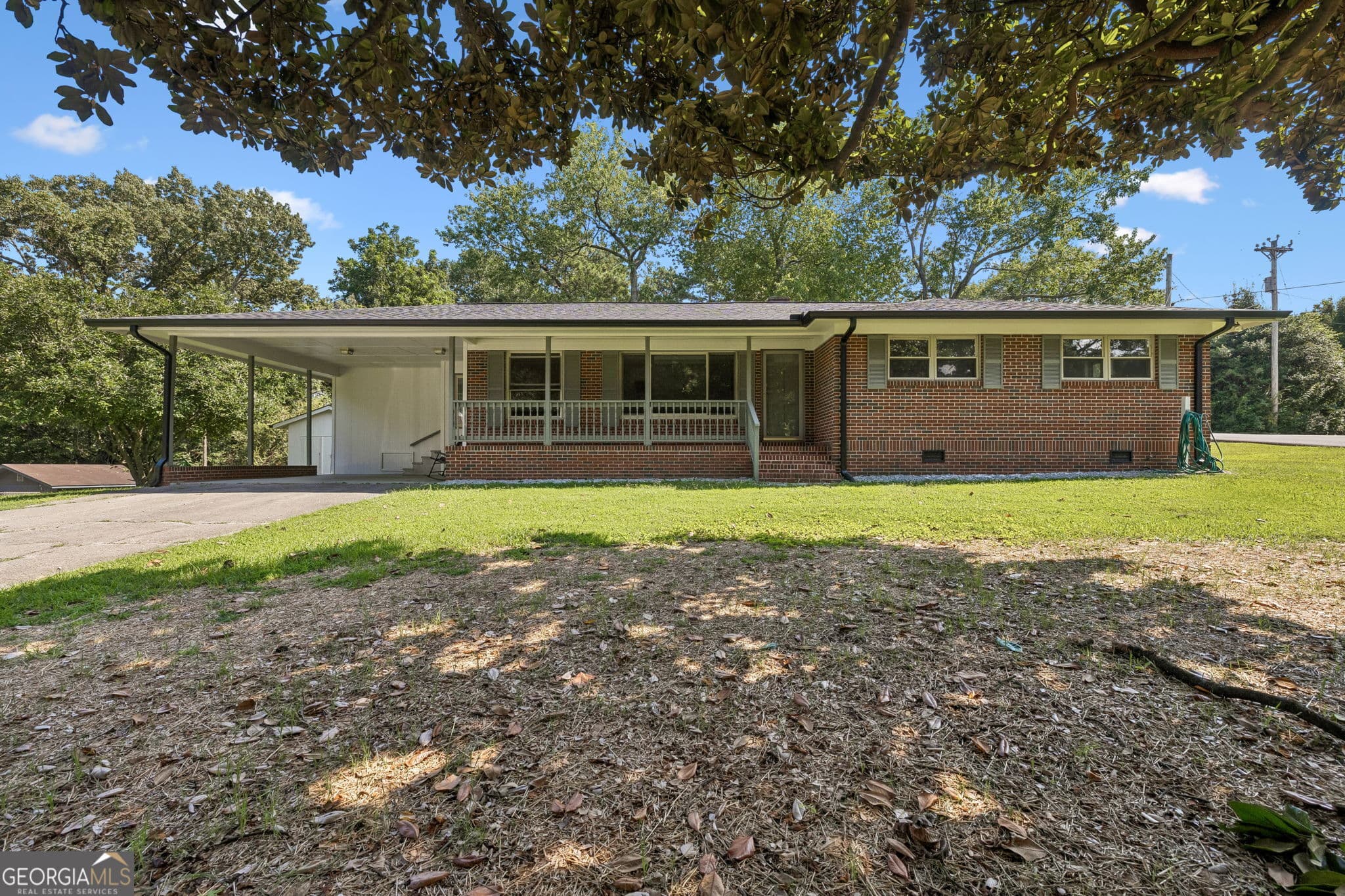 3 bedroom, 2.5 bathroom, 1,600 sq ft single family residence for sale at 209 Curtis Road, Dalton, GA 30720 — photo 1 of 38