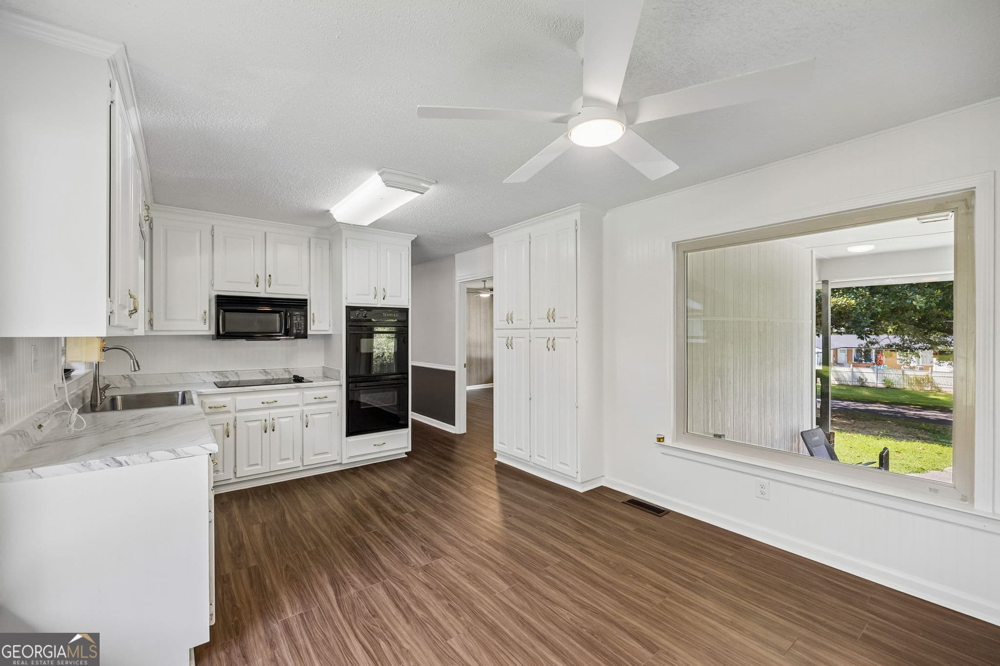 3 bedroom, 2.5 bathroom, 1,600 sq ft single family residence for sale at 209 Curtis Road, Dalton, GA 30720 — photo 5
