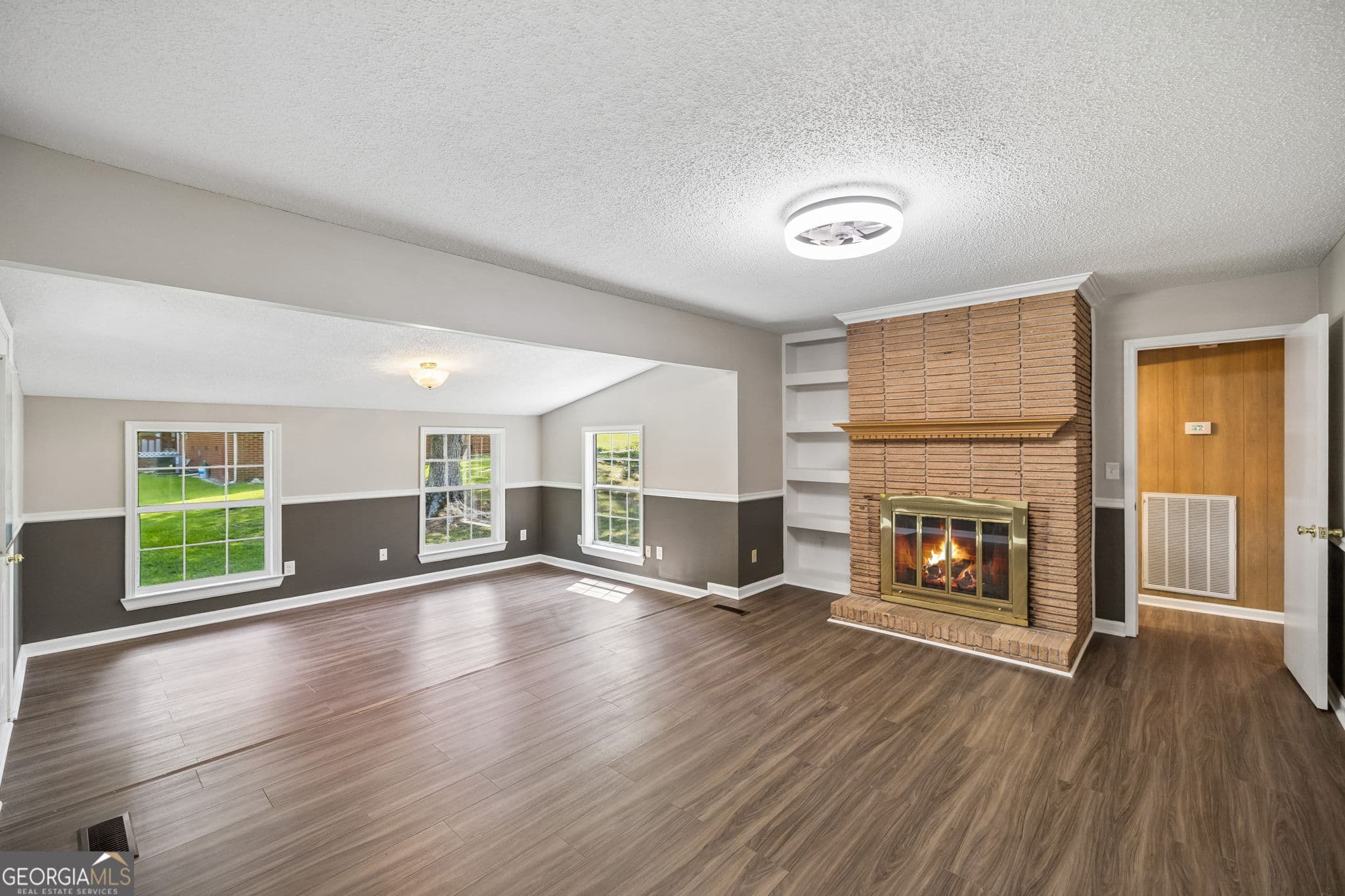 3 bedroom, 2.5 bathroom, 1,600 sq ft single family residence for sale at 209 Curtis Road, Dalton, GA 30720 — photo 4