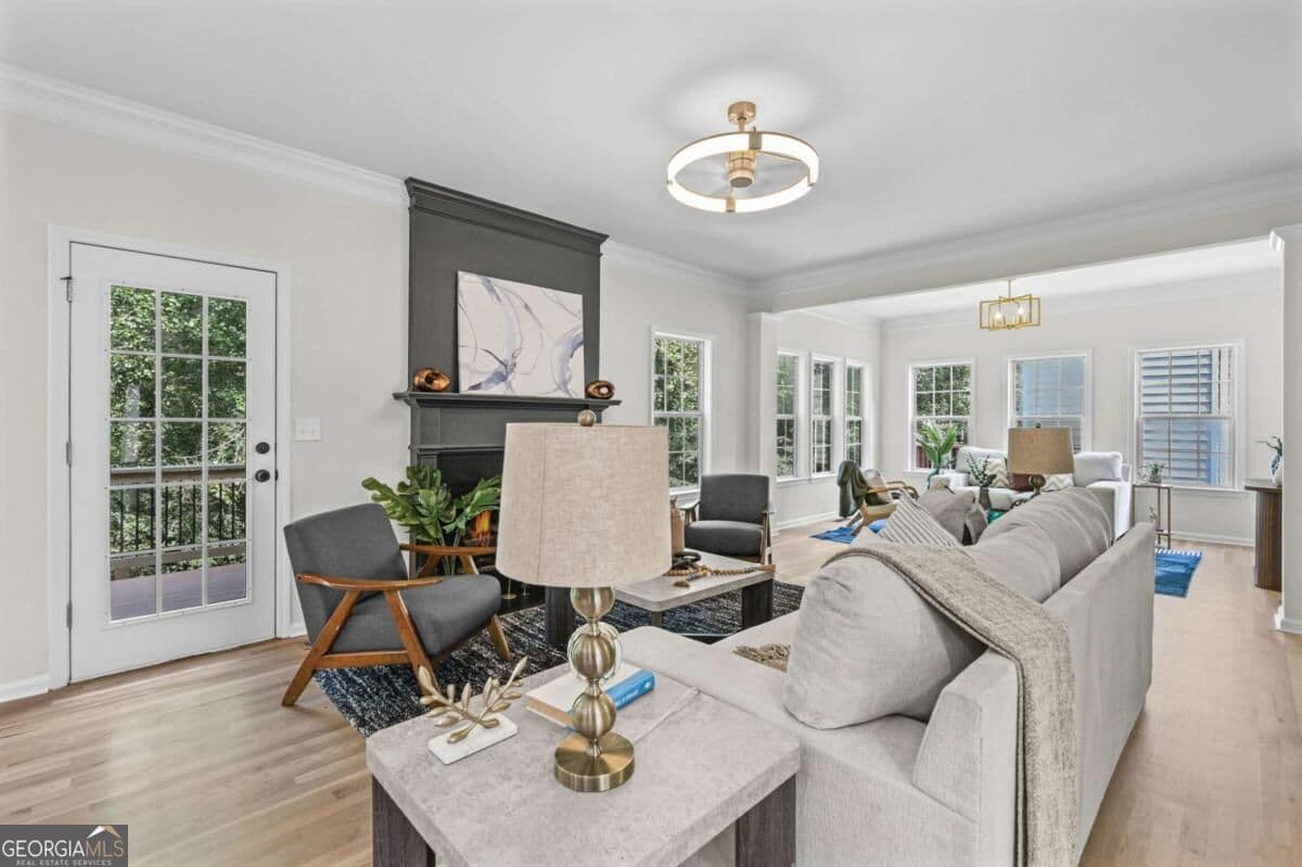 5 bedroom, 3.5 bathroom, 2,742 sq ft single family residence for sale at 625 Kingsport Drive, Roswell, GA 30076 — photo 9