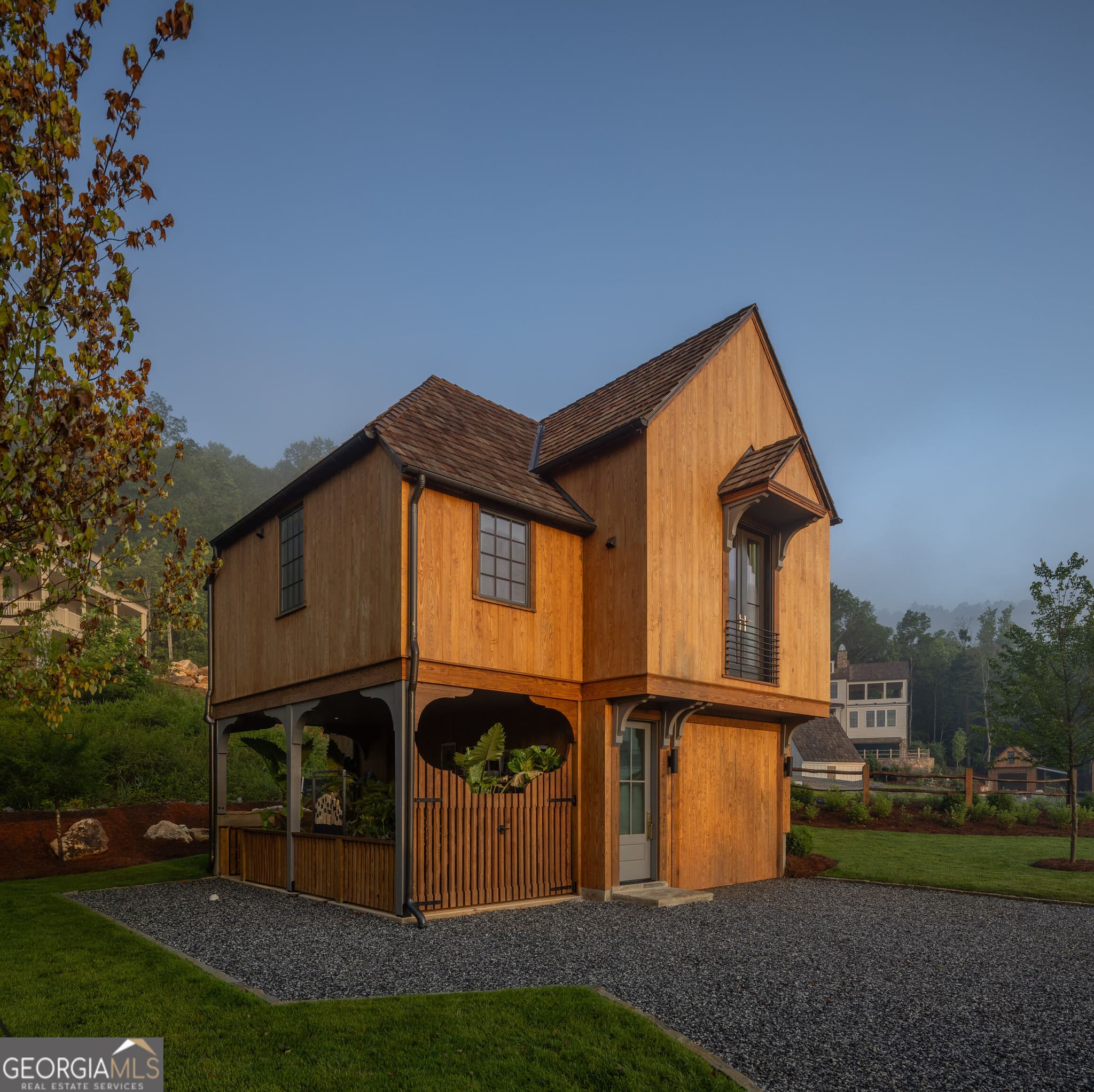 4 bedroom, 5.5 bathroom, 4,942 sq ft single family residence for sale at 140 Cove View Lane, Clarkesville, GA 30523 — photo 5