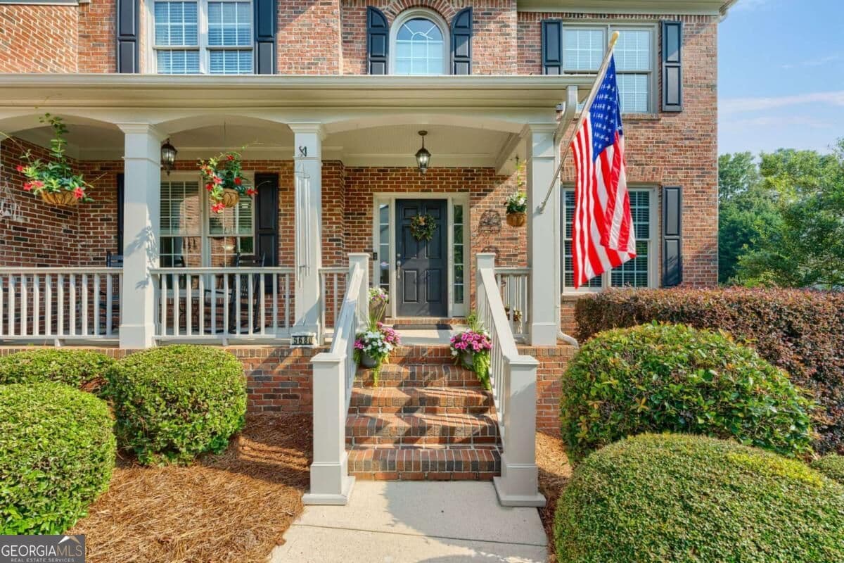 6 bedroom, 5 bathroom, 4,709 sq ft single family residence for sale at 5680 Cascade Trail, Cumming, GA 30040 — photo 4