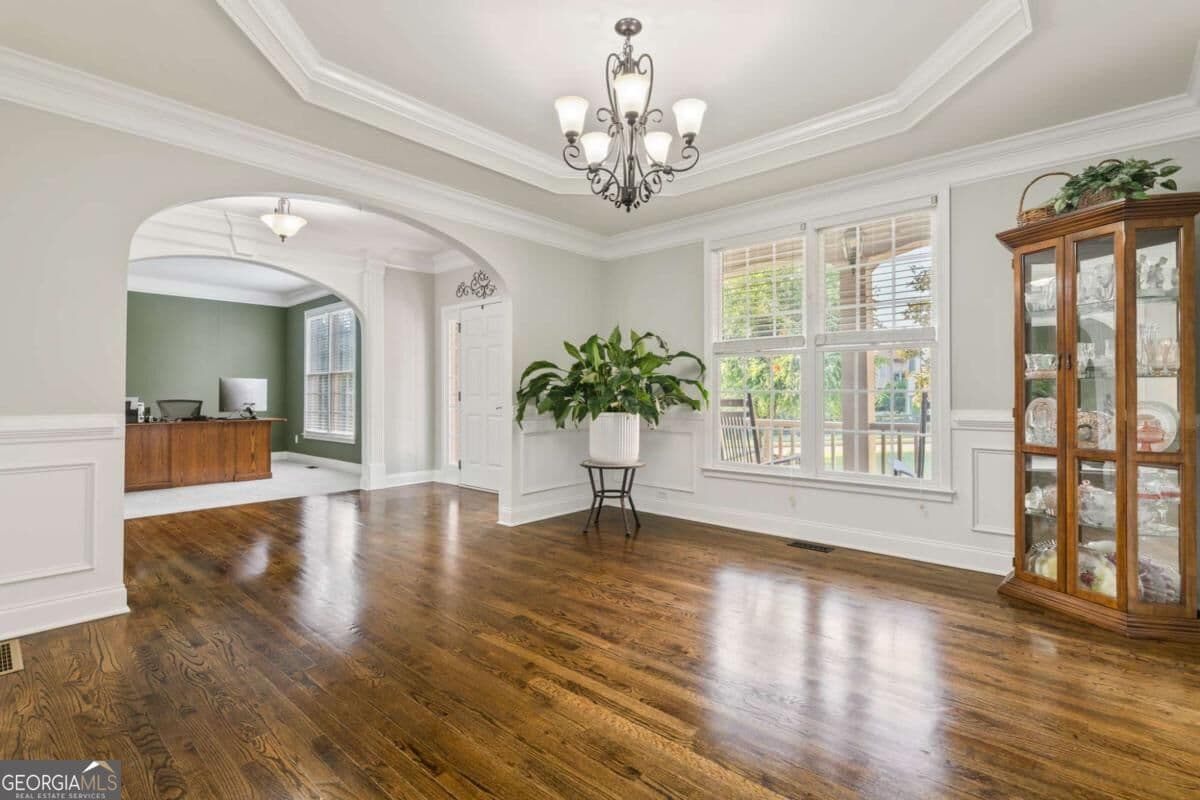 6 bedroom, 5 bathroom, 4,709 sq ft single family residence for sale at 5680 Cascade Trail, Cumming, GA 30040 — photo 8
