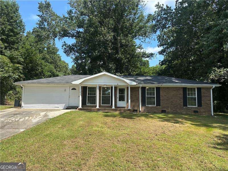 3 bedroom, 1.5 bathroom single family residence for rent at 4576 Big B Road, Douglasville, GA 30134 for $1,750 a month